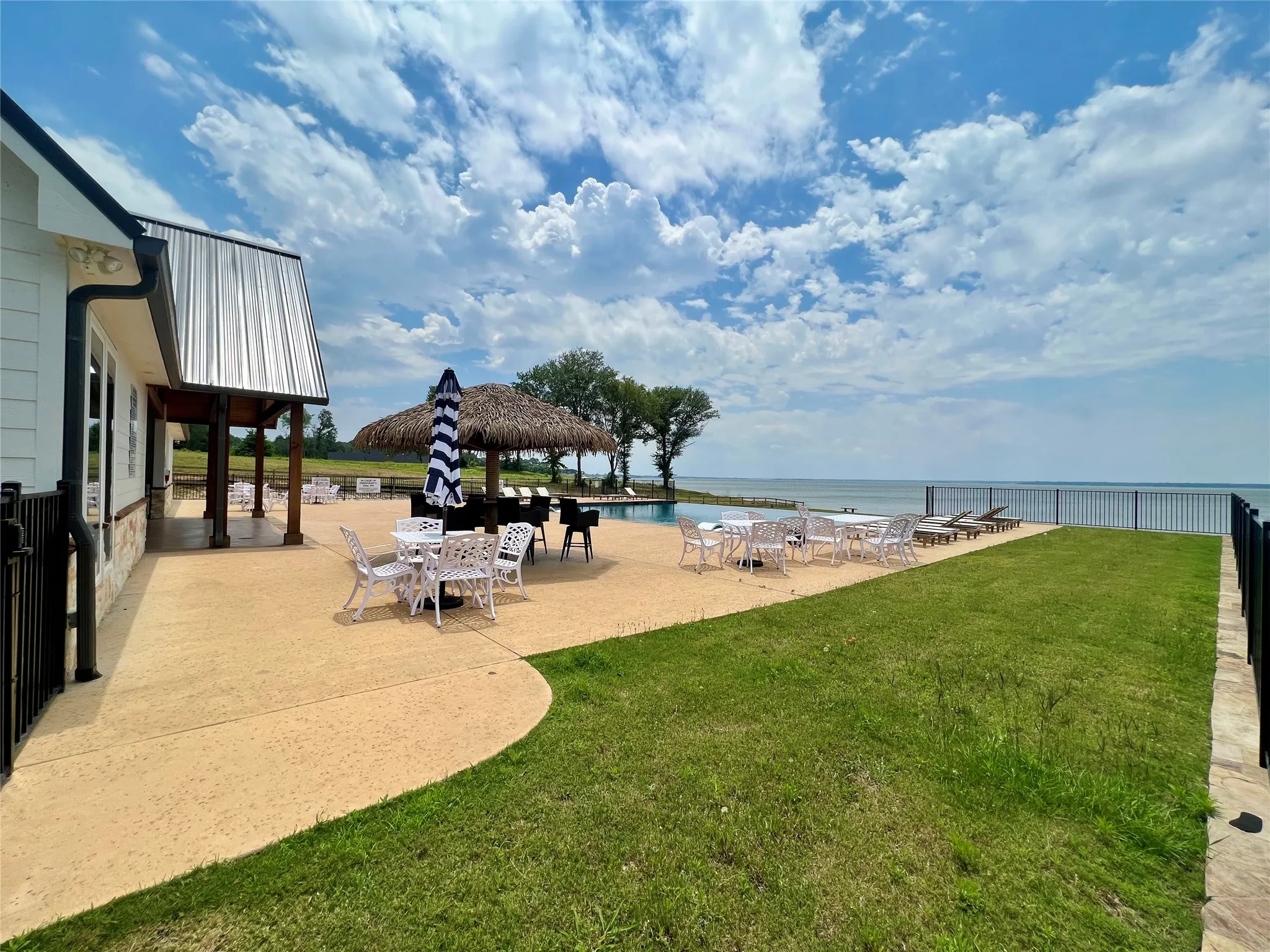 Unimproved Land For Sale in Kaufman County , 0 Shoreline Drive, Mabank, Texas 75143, 0, 0, Garage spaces, 0 Sqft, built in 0, mls#21387126, Real Estate Agent in Mabank, Homes For Sale in Kaufman county, Homes For Sale in Mabank, Realtor in Mabank Texas, Real Estate Brokerage Independent Realty Texas, Luminita Cordes Realtor