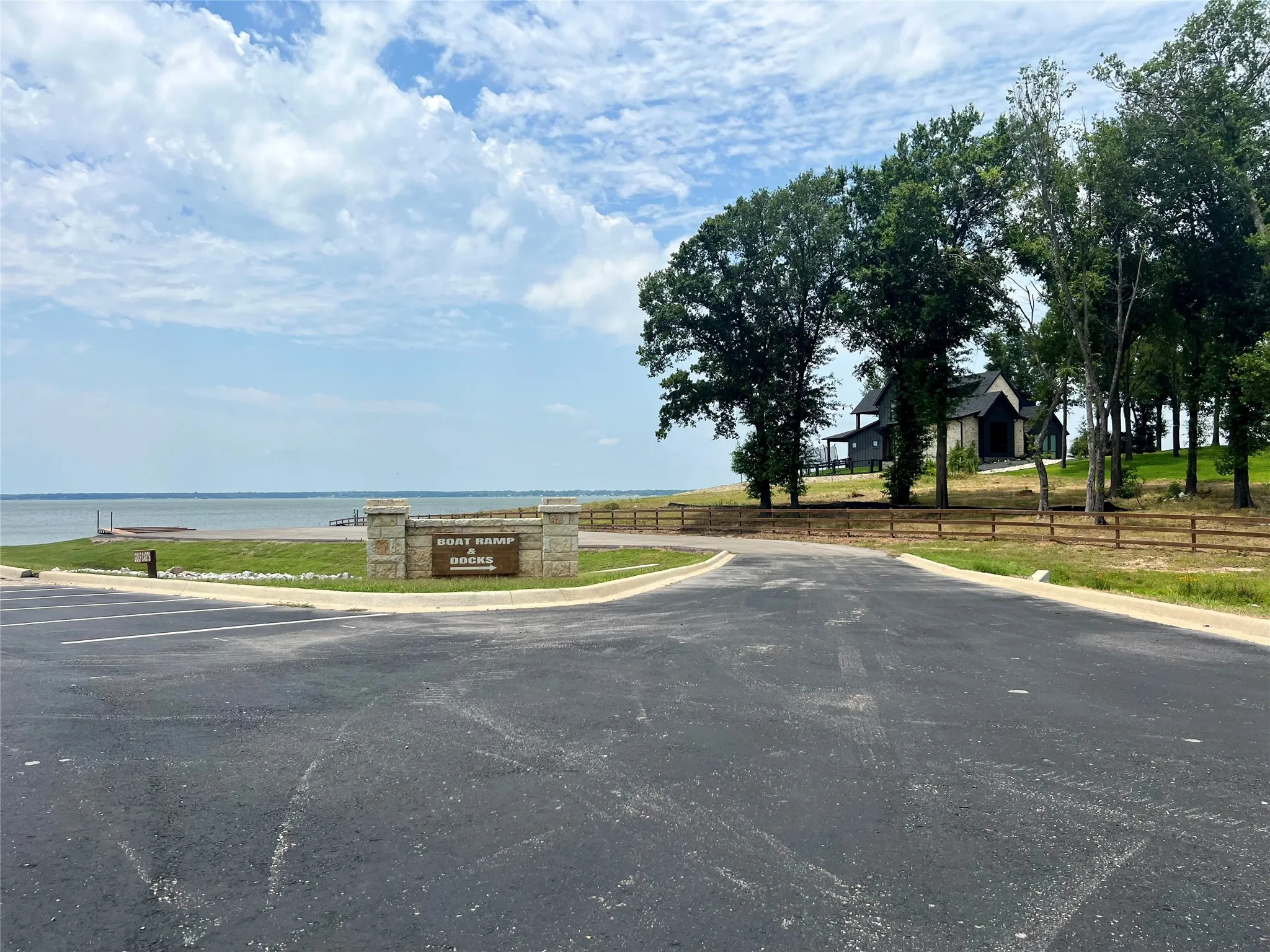 Unimproved Land For Sale in Kaufman County , 0 Shoreline Drive, Mabank, Texas 75143, 0, 0, Garage spaces, 0 Sqft, built in 0, mls#21387126, Real Estate Agent in Mabank, Homes For Sale in Kaufman county, Homes For Sale in Mabank, Realtor in Mabank Texas, Real Estate Brokerage Independent Realty Texas, Luminita Cordes Realtor