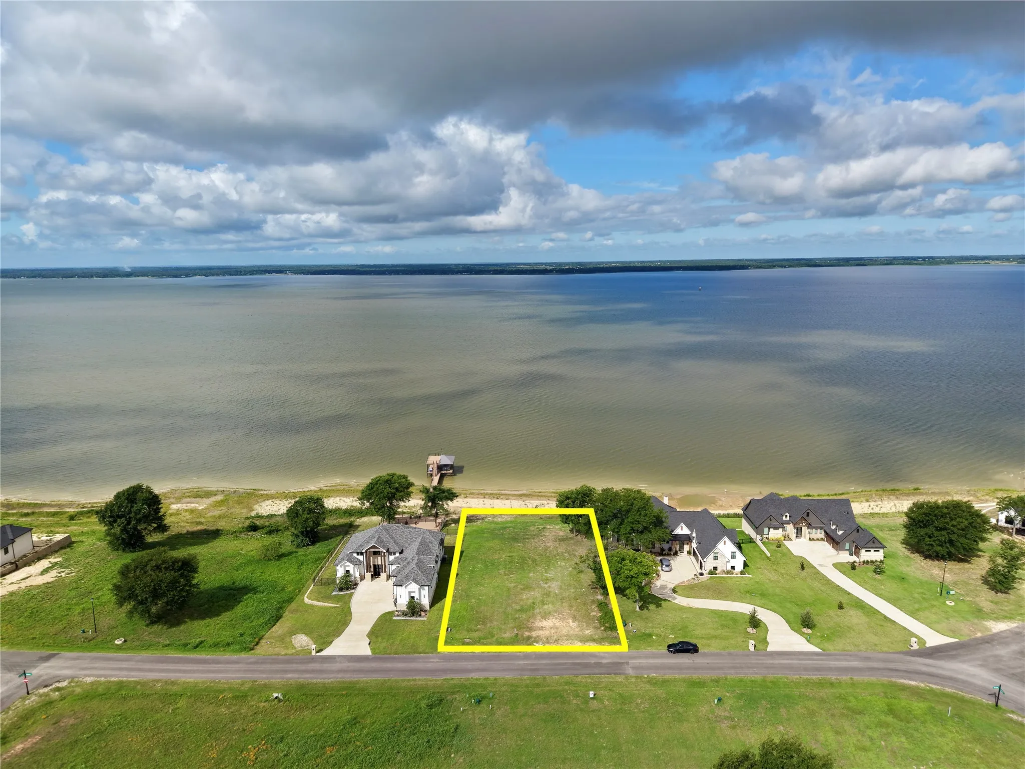Unimproved Land For Sale in Kaufman County , 0 Shoreline Drive, Mabank, Texas 75143, 0, 0, Garage spaces, 0 Sqft, built in 0, mls#21387126, Real Estate Agent in Mabank, Homes For Sale in Kaufman county, Homes For Sale in Mabank, Realtor in Mabank Texas, Real Estate Brokerage Independent Realty Texas, Luminita Cordes Realtor