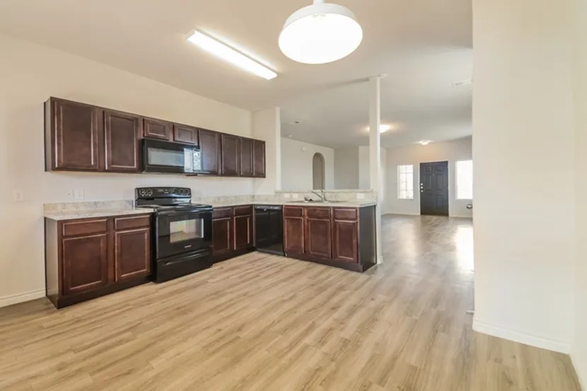 Single Family Residence For Rent in Ellis County , 1305 Mallard Cove, Ennis, Texas 75119, 3 Bedroom, 2 Bathroom, 2 Garage spaces, 1,446 Sqft, built in 2021, mls#21387127, Real Estate Agent in Ennis, Homes For Rent in Ellis county, Homes For Rent in Ennis, Realtor in Ennis Texas, Real Estate Brokerage Independent Realty Texas, Luminita Cordes Realtor