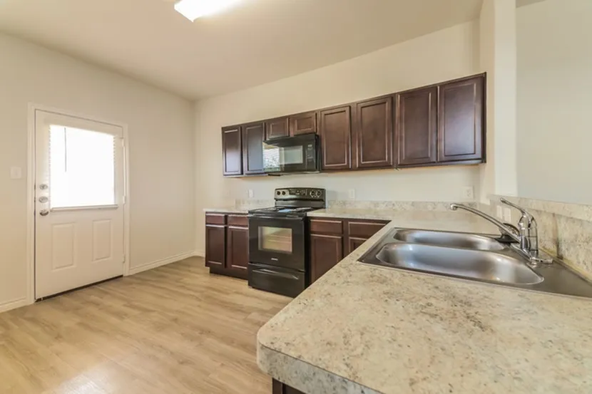 Single Family Residence For Rent in Ellis County , 1305 Mallard Cove, Ennis, Texas 75119, 3 Bedroom, 2 Bathroom, 2 Garage spaces, 1,446 Sqft, built in 2021, mls#21387127, Real Estate Agent in Ennis, Homes For Rent in Ellis county, Homes For Rent in Ennis, Realtor in Ennis Texas, Real Estate Brokerage Independent Realty Texas, Luminita Cordes Realtor