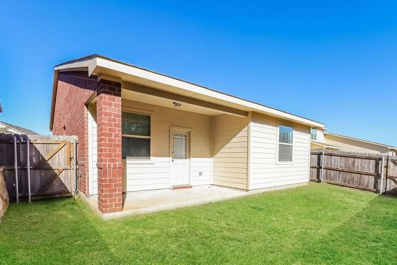 Single Family Residence For Rent in Ellis County , 1305 Mallard Cove, Ennis, Texas 75119, 3 Bedroom, 2 Bathroom, 2 Garage spaces, 1,446 Sqft, built in 2021, mls#21387127, Real Estate Agent in Ennis, Homes For Rent in Ellis county, Homes For Rent in Ennis, Realtor in Ennis Texas, Real Estate Brokerage Independent Realty Texas, Luminita Cordes Realtor