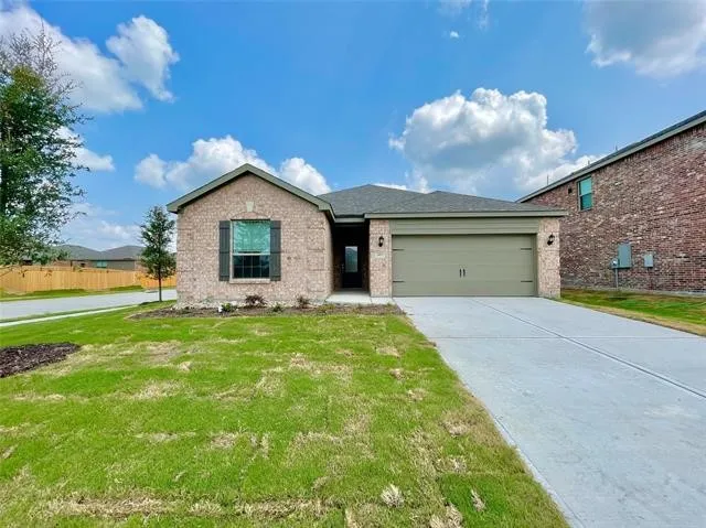 Single Family Residence For Rent in Collin County , 303 Foster Lane, Anna, Texas 75409, 4 Bedroom, 2 Bathroom, 2 Garage spaces, 1,658 Sqft, built in 2021, mls#21386077, Real Estate Agent in Anna, Homes For Rent in Collin county, Homes For Rent in Anna, Realtor in Anna Texas, Real Estate Brokerage Independent Realty Texas, Luminita Cordes Realtor