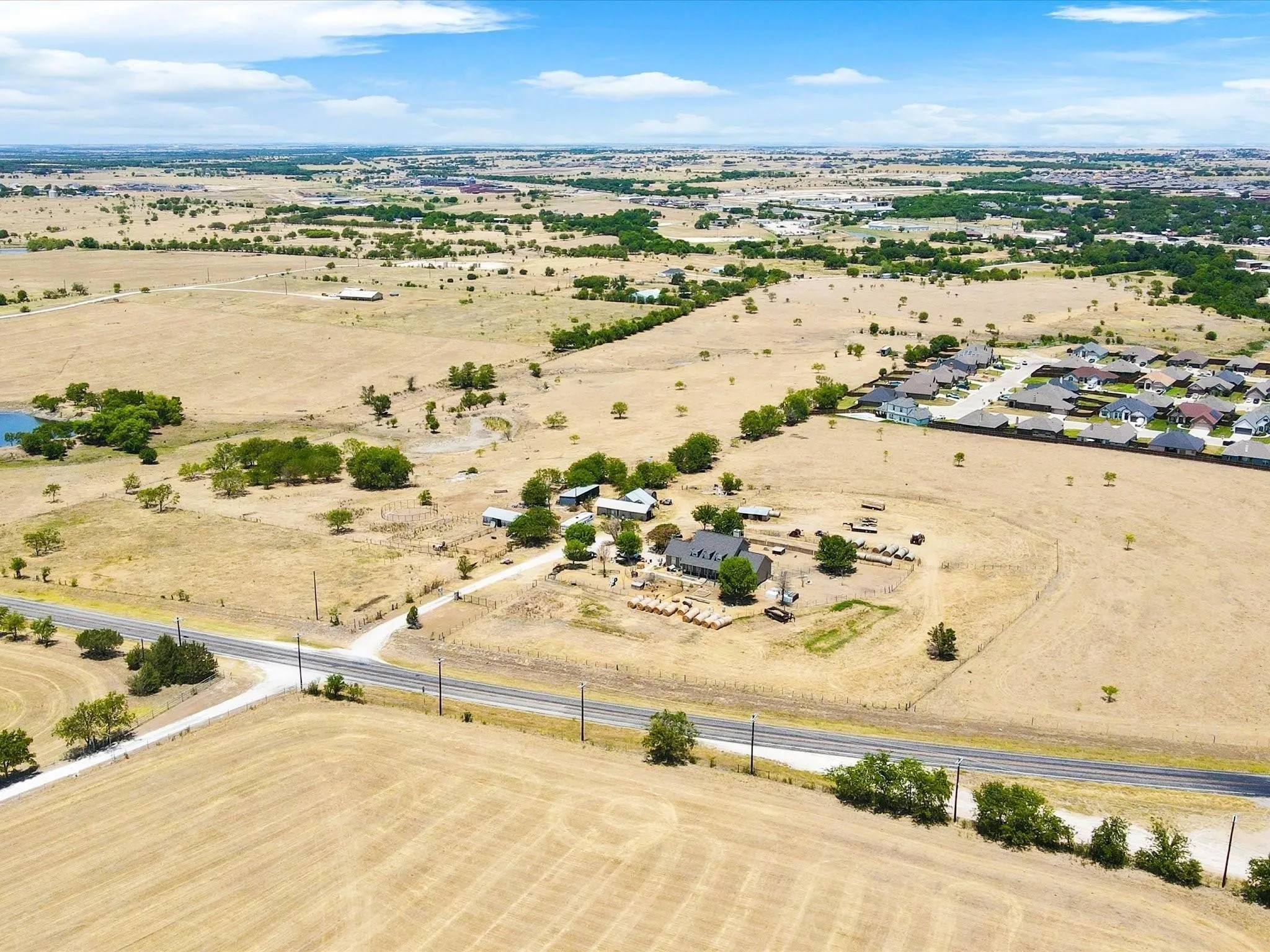 Single Family Residence For Sale in Johnson County , 9501 Fm 2331, Godley, Texas 76044, 5 Bedroom, 3 Bathroom, 2 Garage spaces, 2,784 Sqft, built in 1997, mls#21385966, Real Estate Agent in Godley, Homes For Sale in Johnson county, Homes For Sale in Godley, Realtor in Godley Texas, Real Estate Brokerage Independent Realty Texas, Luminita Cordes Realtor