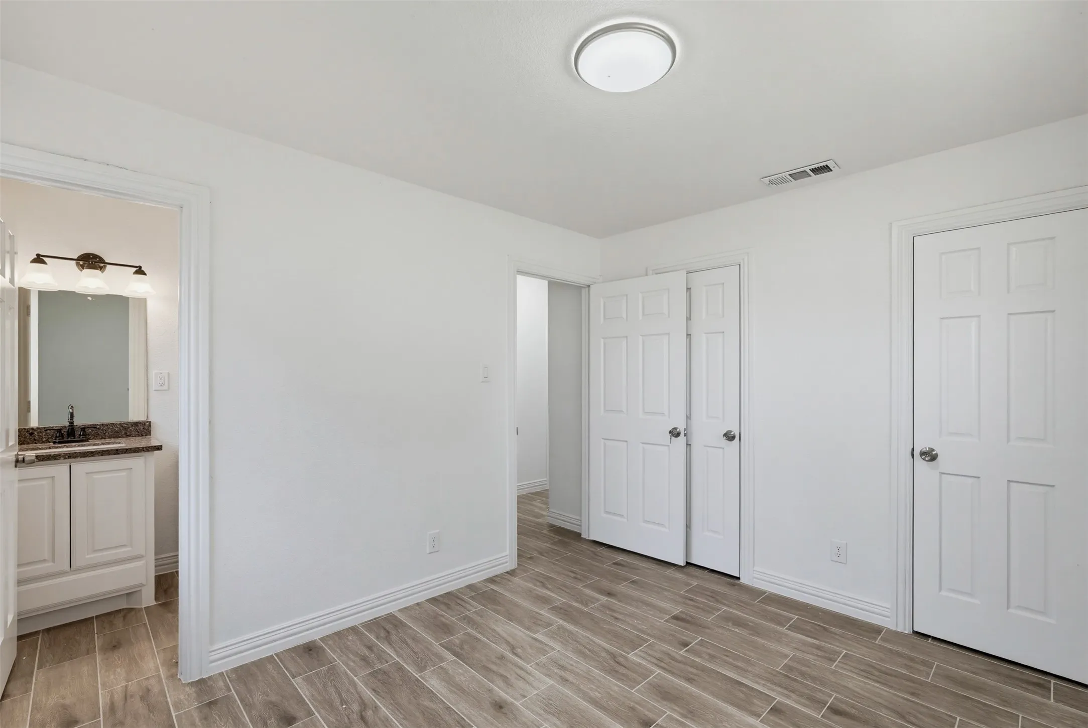 Single Family Residence For Sale in Tarrant County , 1504 Engblad Drive, Fort Worth, Texas 76134, 4 Bedroom, 2 Bathroom, 2 Garage spaces, 1,572 Sqft, built in 1962, mls#21387134, Real Estate Agent in Fort Worth, Homes For Sale in Tarrant county, Homes For Sale in Fort Worth, Realtor in Fort Worth Texas, Real Estate Brokerage Independent Realty Texas, Luminita Cordes Realtor