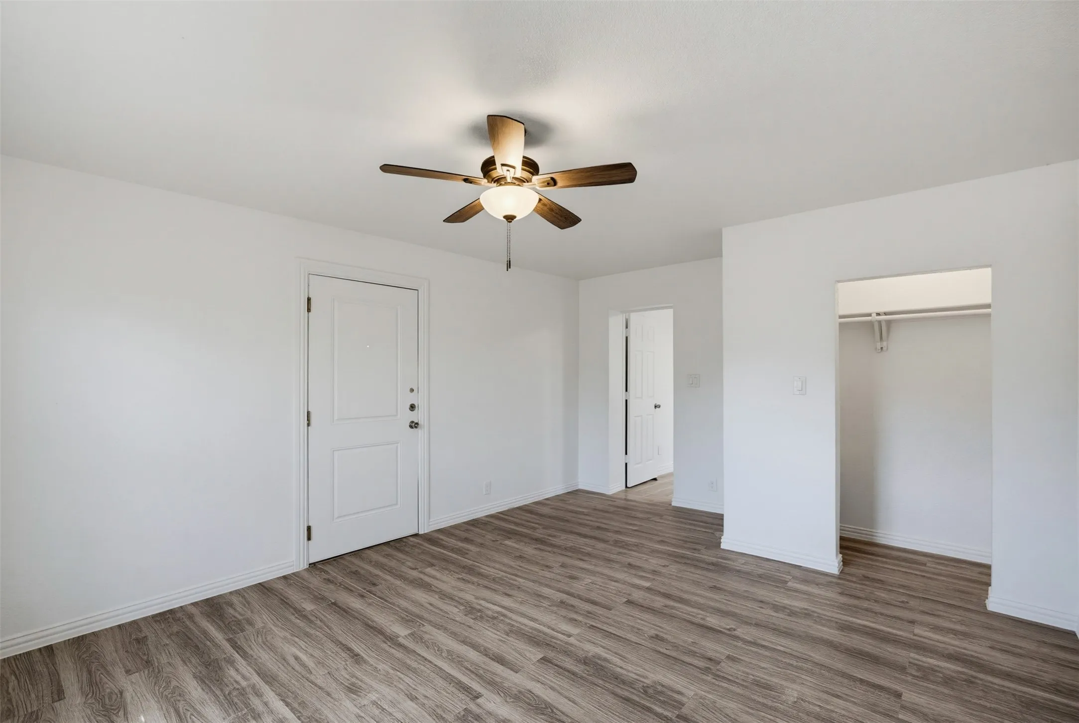 Single Family Residence For Sale in Tarrant County , 1504 Engblad Drive, Fort Worth, Texas 76134, 4 Bedroom, 2 Bathroom, 2 Garage spaces, 1,572 Sqft, built in 1962, mls#21387134, Real Estate Agent in Fort Worth, Homes For Sale in Tarrant county, Homes For Sale in Fort Worth, Realtor in Fort Worth Texas, Real Estate Brokerage Independent Realty Texas, Luminita Cordes Realtor