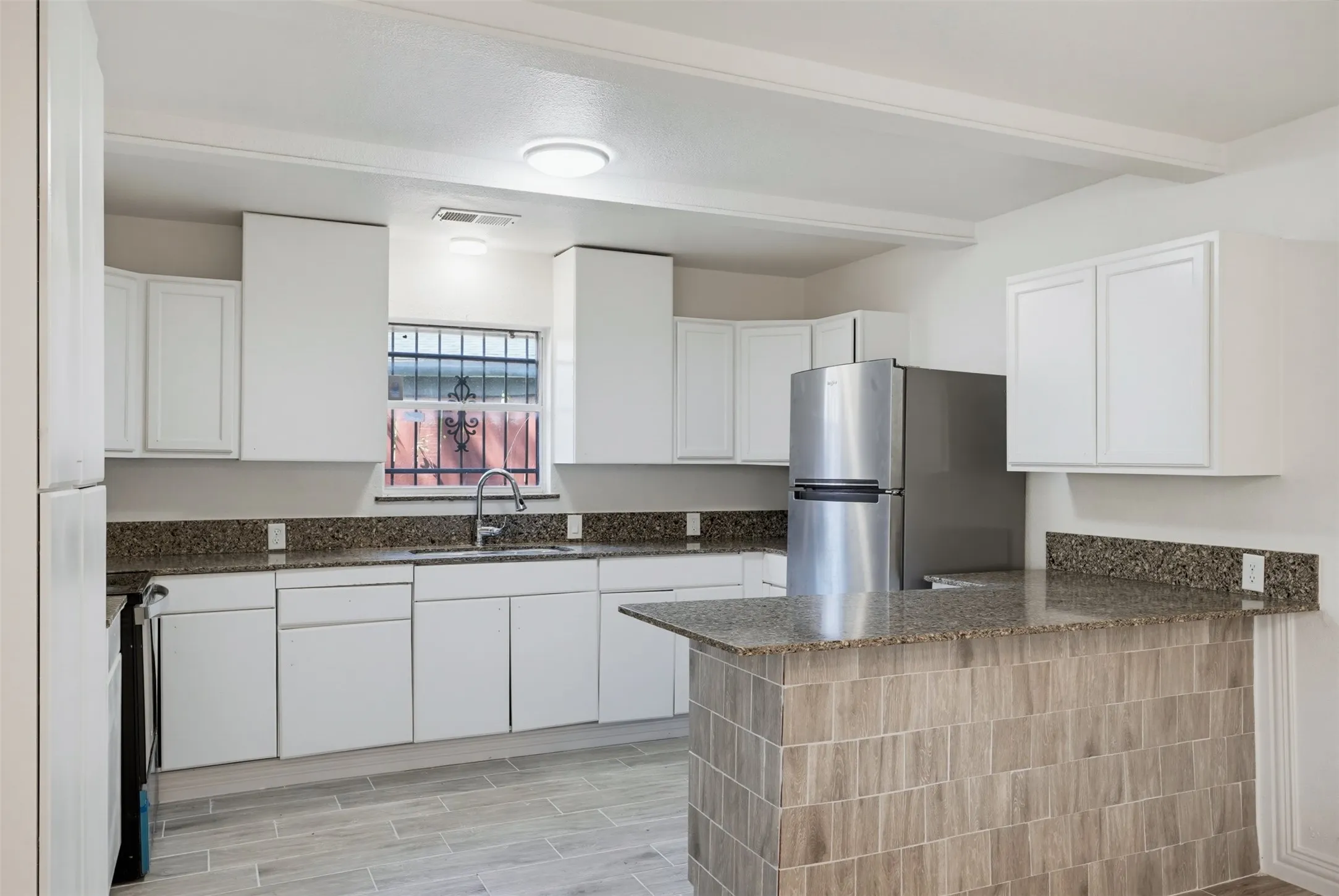 Single Family Residence For Sale in Tarrant County , 1504 Engblad Drive, Fort Worth, Texas 76134, 4 Bedroom, 2 Bathroom, 2 Garage spaces, 1,572 Sqft, built in 1962, mls#21387134, Real Estate Agent in Fort Worth, Homes For Sale in Tarrant county, Homes For Sale in Fort Worth, Realtor in Fort Worth Texas, Real Estate Brokerage Independent Realty Texas, Luminita Cordes Realtor