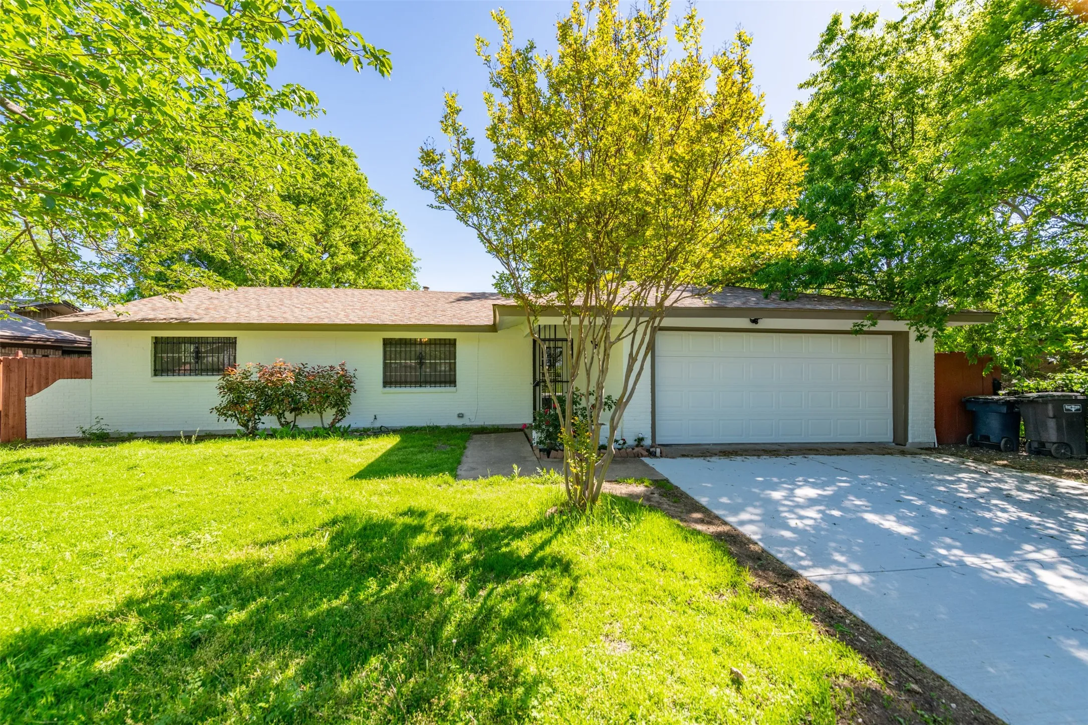 Single Family Residence For Sale in Tarrant County , 1504 Engblad Drive, Fort Worth, Texas 76134, 4 Bedroom, 2 Bathroom, 2 Garage spaces, 1,572 Sqft, built in 1962, mls#21387134, Real Estate Agent in Fort Worth, Homes For Sale in Tarrant county, Homes For Sale in Fort Worth, Realtor in Fort Worth Texas, Real Estate Brokerage Independent Realty Texas, Luminita Cordes Realtor