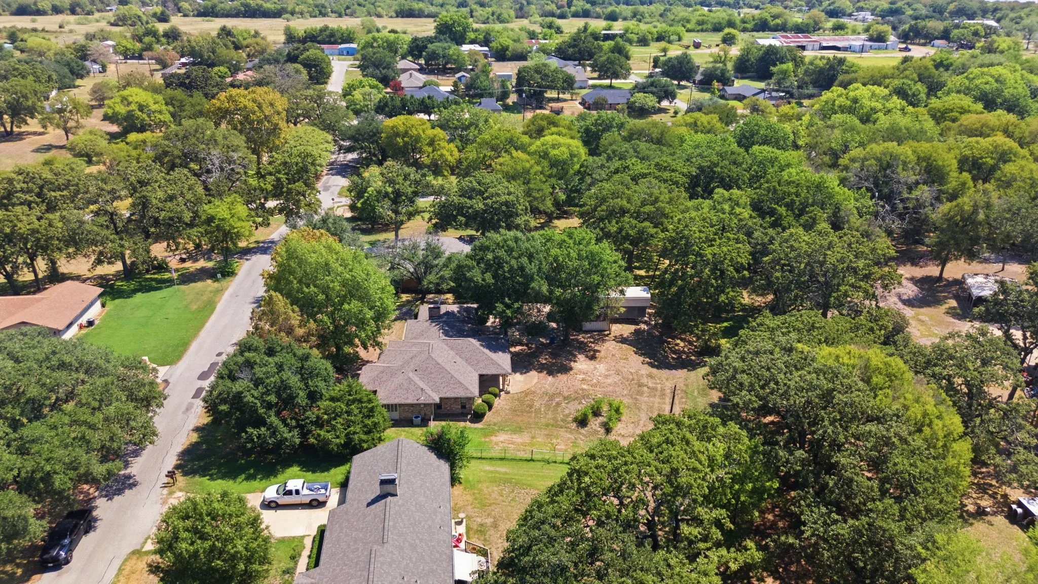 Single Family Residence For Sale in Henderson County , 109 Clover Drive, Gun Barrel City, Texas 75156, 3 Bedroom, 2 Bathroom, 2 Garage spaces, 1,954 Sqft, built in 1986, mls#21362232, Real Estate Agent in Gun Barrel City, Homes For Sale in Henderson county, Homes For Sale in Gun Barrel City, Realtor in Gun Barrel City Texas, Real Estate Brokerage Independent Realty Texas, Luminita Cordes Realtor
