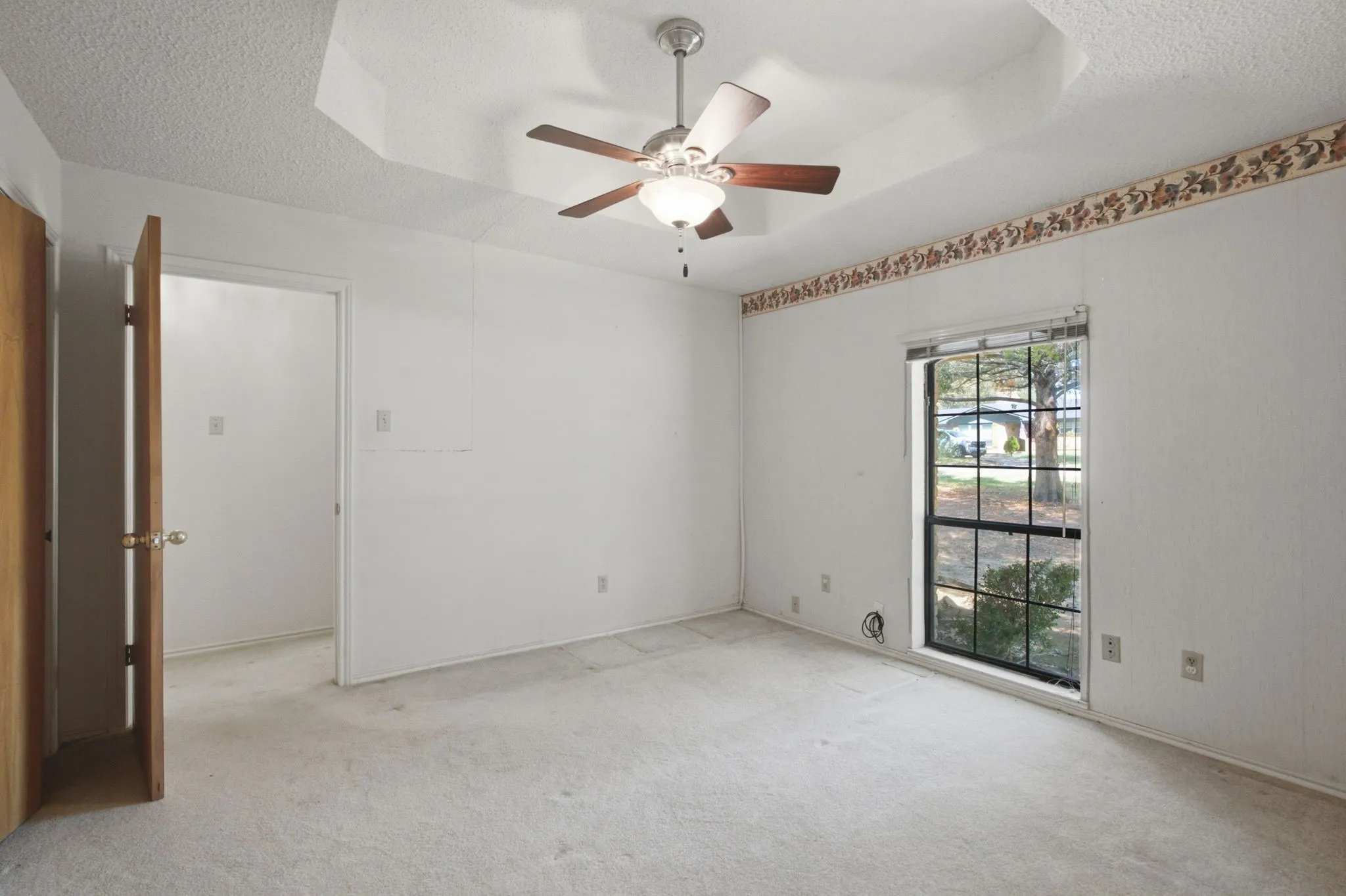Single Family Residence For Sale in Henderson County , 109 Clover Drive, Gun Barrel City, Texas 75156, 3 Bedroom, 2 Bathroom, 2 Garage spaces, 1,954 Sqft, built in 1986, mls#21362232, Real Estate Agent in Gun Barrel City, Homes For Sale in Henderson county, Homes For Sale in Gun Barrel City, Realtor in Gun Barrel City Texas, Real Estate Brokerage Independent Realty Texas, Luminita Cordes Realtor