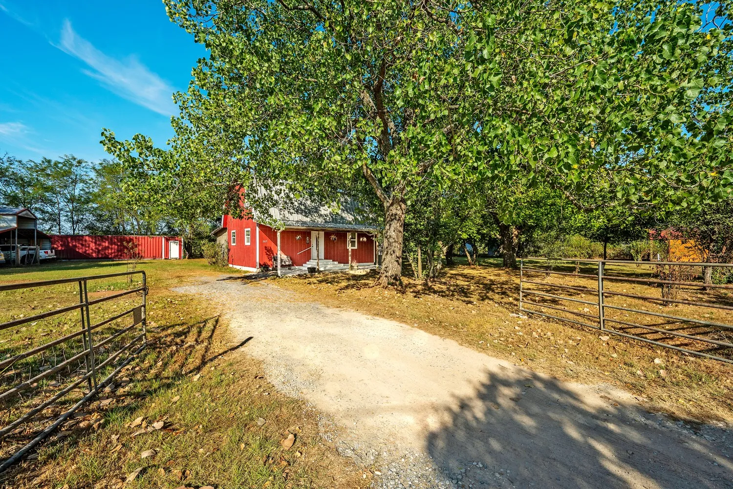 Single Family Residence For Sale in Grayson County , 267 Delphia Drive, Denison, Texas 75021, 2 Bedroom, 2 Bathroom, Garage spaces, 1,320 Sqft, built in 1992, mls#21386765, Real Estate Agent in Denison, Homes For Sale in Grayson county, Homes For Sale in Denison, Realtor in Denison Texas, Real Estate Brokerage Independent Realty Texas, Luminita Cordes Realtor