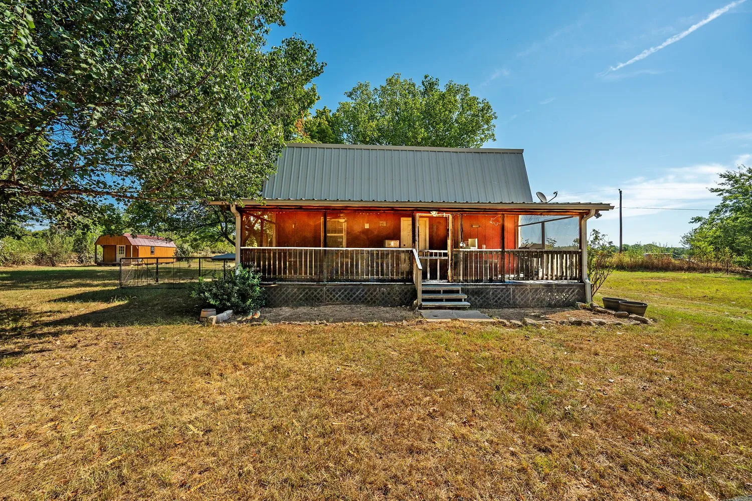 Single Family Residence For Sale in Grayson County , 267 Delphia Drive, Denison, Texas 75021, 2 Bedroom, 2 Bathroom, Garage spaces, 1,320 Sqft, built in 1992, mls#21386765, Real Estate Agent in Denison, Homes For Sale in Grayson county, Homes For Sale in Denison, Realtor in Denison Texas, Real Estate Brokerage Independent Realty Texas, Luminita Cordes Realtor