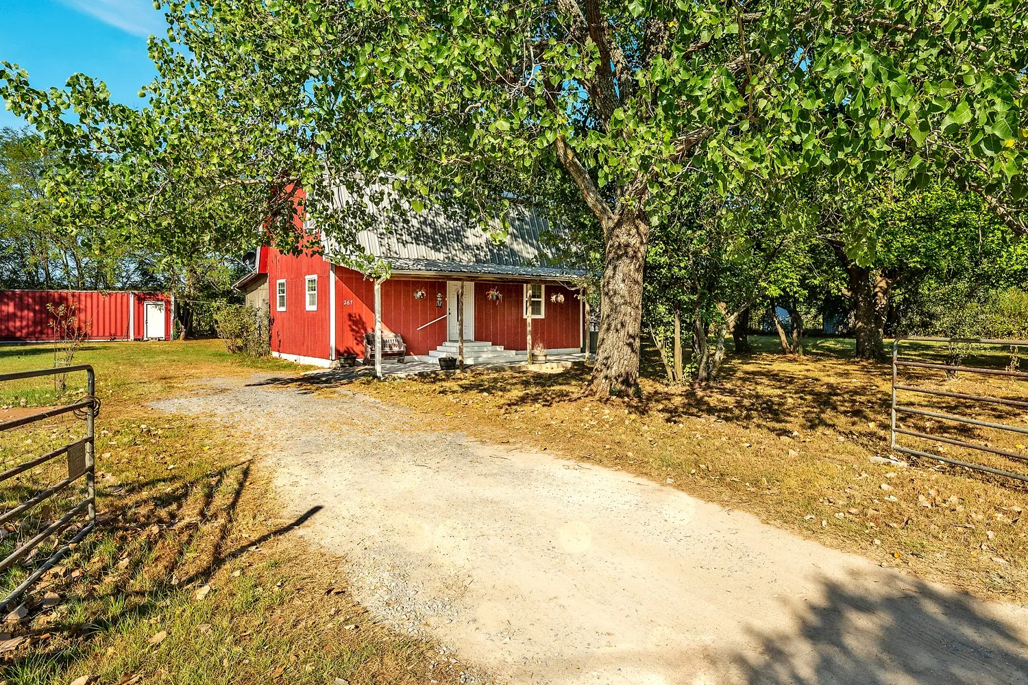 Single Family Residence For Sale in Grayson County , 267 Delphia Drive, Denison, Texas 75021, 2 Bedroom, 2 Bathroom, Garage spaces, 1,320 Sqft, built in 1992, mls#21386765, Real Estate Agent in Denison, Homes For Sale in Grayson county, Homes For Sale in Denison, Realtor in Denison Texas, Real Estate Brokerage Independent Realty Texas, Luminita Cordes Realtor