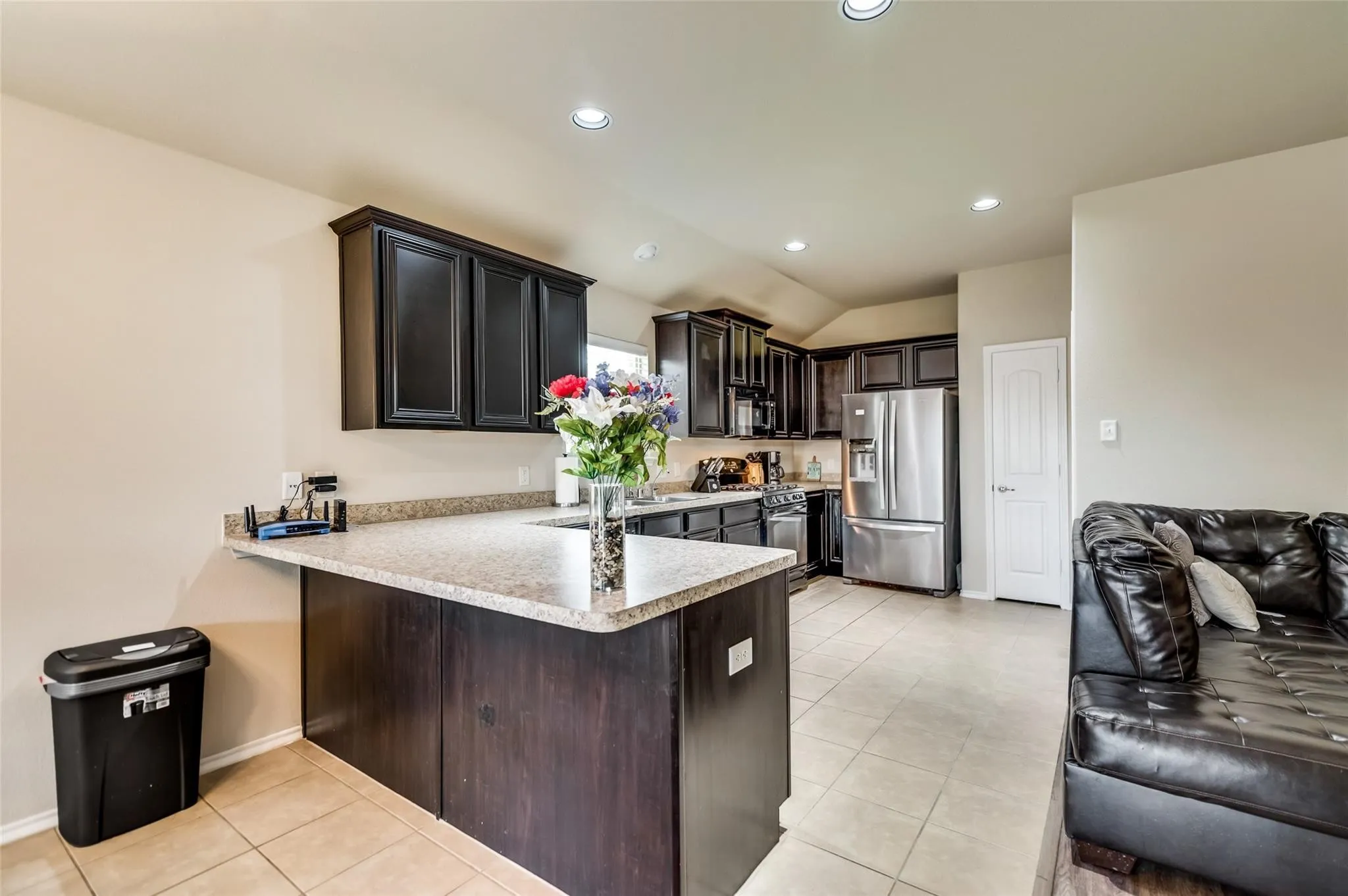 Single Family Residence For Rent in Grayson County , 1512 Syracuse Drive, Van Alstyne, Texas 75495, 3 Bedroom, 2 Bathroom, 2 Garage spaces, 1,544 Sqft, built in 2012, mls#21386205, Real Estate Agent in Van Alstyne, Homes For Rent in Grayson county, Homes For Rent in Van Alstyne, Realtor in Van Alstyne Texas, Real Estate Brokerage Independent Realty Texas, Luminita Cordes Realtor
