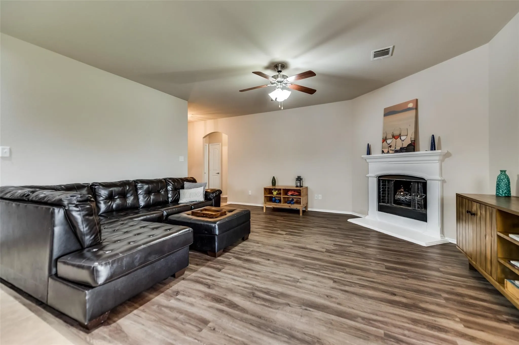 Single Family Residence For Rent in Grayson County , 1512 Syracuse Drive, Van Alstyne, Texas 75495, 3 Bedroom, 2 Bathroom, 2 Garage spaces, 1,544 Sqft, built in 2012, mls#21386205, Real Estate Agent in Van Alstyne, Homes For Rent in Grayson county, Homes For Rent in Van Alstyne, Realtor in Van Alstyne Texas, Real Estate Brokerage Independent Realty Texas, Luminita Cordes Realtor
