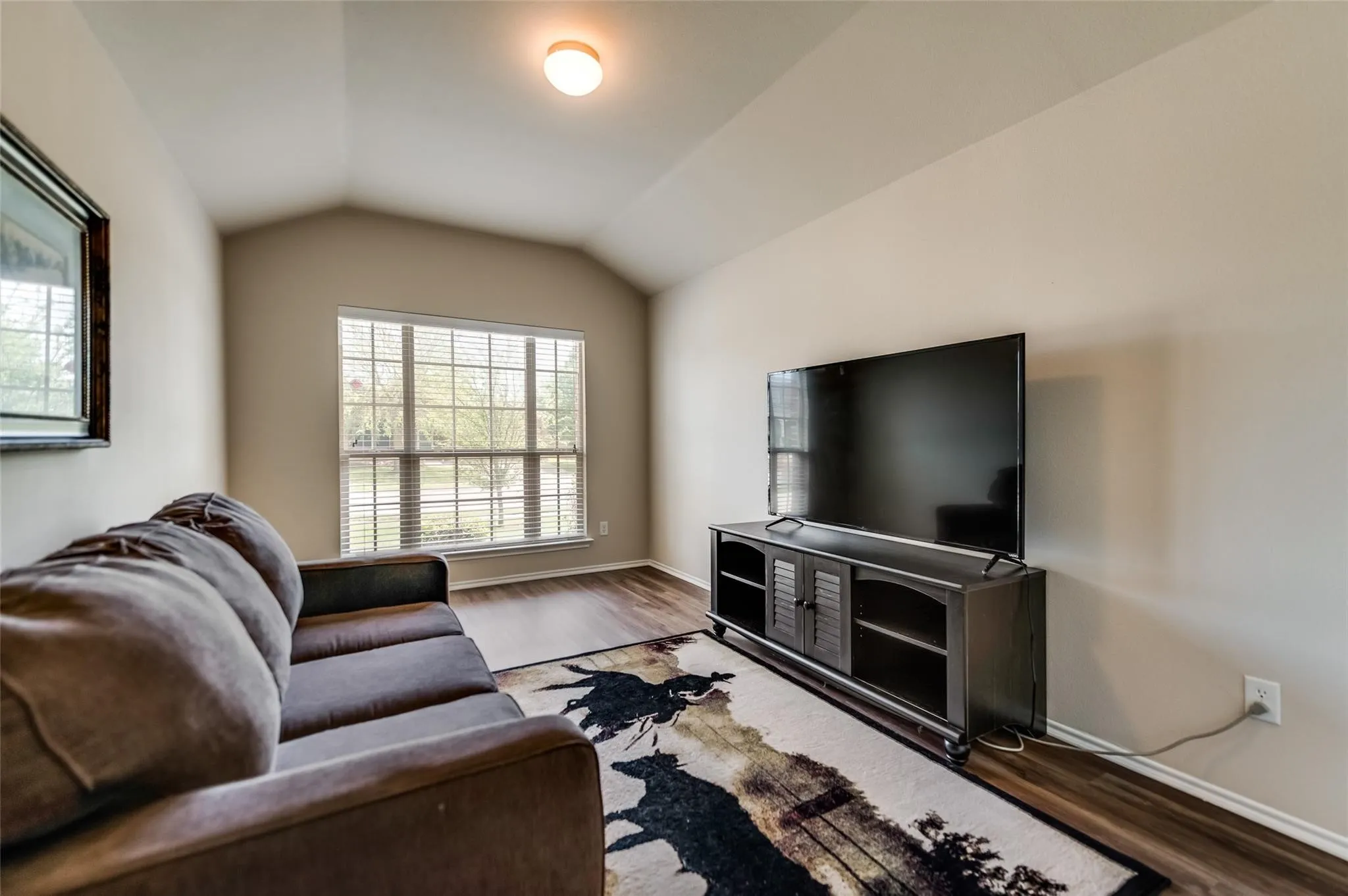 Single Family Residence For Rent in Grayson County , 1512 Syracuse Drive, Van Alstyne, Texas 75495, 3 Bedroom, 2 Bathroom, 2 Garage spaces, 1,544 Sqft, built in 2012, mls#21386205, Real Estate Agent in Van Alstyne, Homes For Rent in Grayson county, Homes For Rent in Van Alstyne, Realtor in Van Alstyne Texas, Real Estate Brokerage Independent Realty Texas, Luminita Cordes Realtor