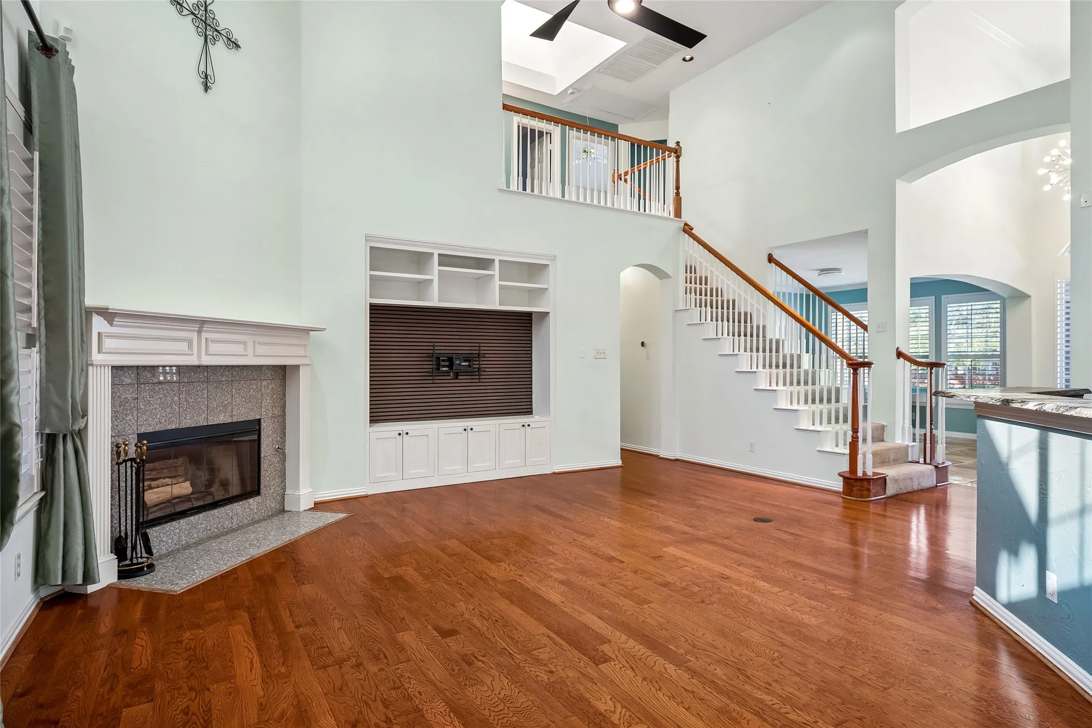 Single Family Residence For Sale in Dallas County , 125 Bricknell Lane, Coppell, Texas 75019, 4 Bedroom, 3 Bathroom, 2 Garage spaces, 2,656 Sqft, built in 1998, mls#21384458, Real Estate Agent in Coppell, Homes For Sale in Dallas county, Homes For Sale in Coppell, Realtor in Coppell Texas, Real Estate Brokerage Independent Realty Texas, Luminita Cordes Realtor