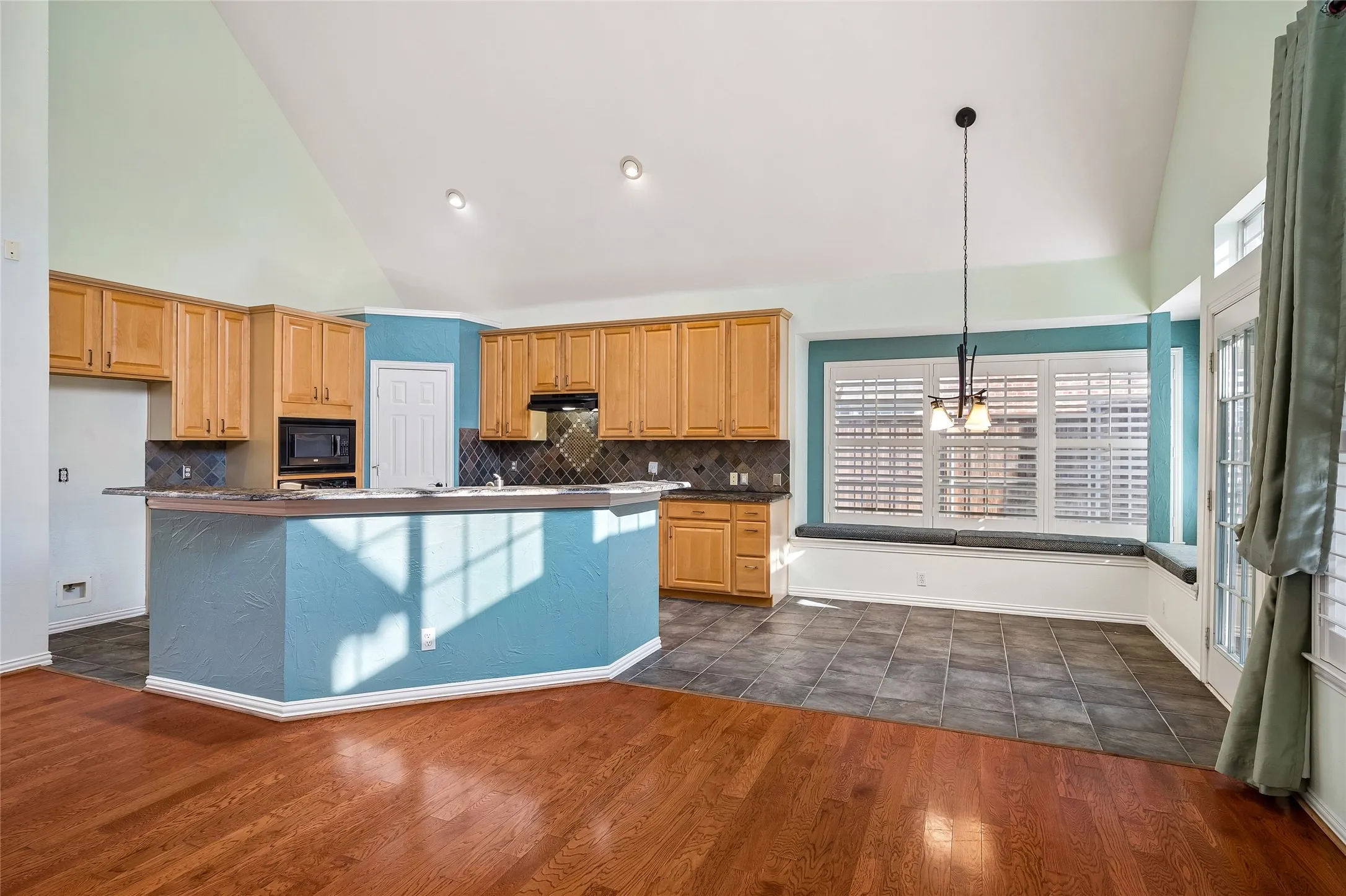 Single Family Residence For Sale in Dallas County , 125 Bricknell Lane, Coppell, Texas 75019, 4 Bedroom, 3 Bathroom, 2 Garage spaces, 2,656 Sqft, built in 1998, mls#21384458, Real Estate Agent in Coppell, Homes For Sale in Dallas county, Homes For Sale in Coppell, Realtor in Coppell Texas, Real Estate Brokerage Independent Realty Texas, Luminita Cordes Realtor