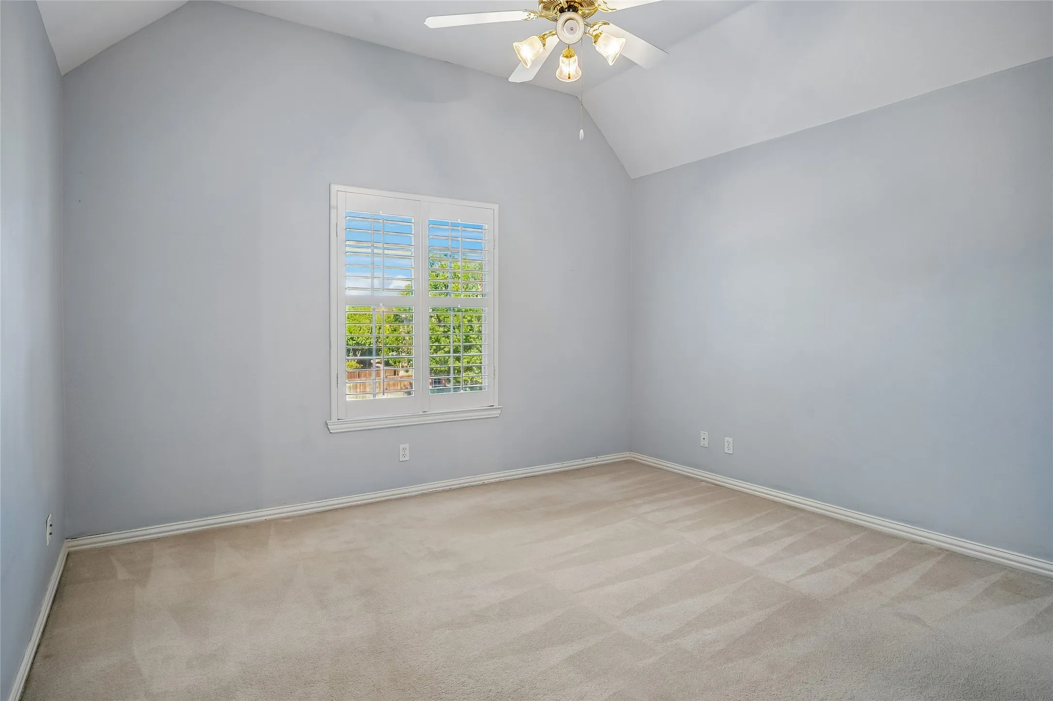 Single Family Residence For Sale in Dallas County , 125 Bricknell Lane, Coppell, Texas 75019, 4 Bedroom, 3 Bathroom, 2 Garage spaces, 2,656 Sqft, built in 1998, mls#21384458, Real Estate Agent in Coppell, Homes For Sale in Dallas county, Homes For Sale in Coppell, Realtor in Coppell Texas, Real Estate Brokerage Independent Realty Texas, Luminita Cordes Realtor