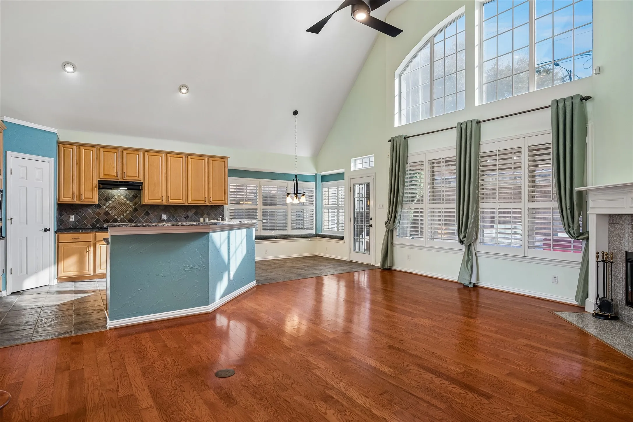 Single Family Residence For Sale in Dallas County , 125 Bricknell Lane, Coppell, Texas 75019, 4 Bedroom, 3 Bathroom, 2 Garage spaces, 2,656 Sqft, built in 1998, mls#21384458, Real Estate Agent in Coppell, Homes For Sale in Dallas county, Homes For Sale in Coppell, Realtor in Coppell Texas, Real Estate Brokerage Independent Realty Texas, Luminita Cordes Realtor