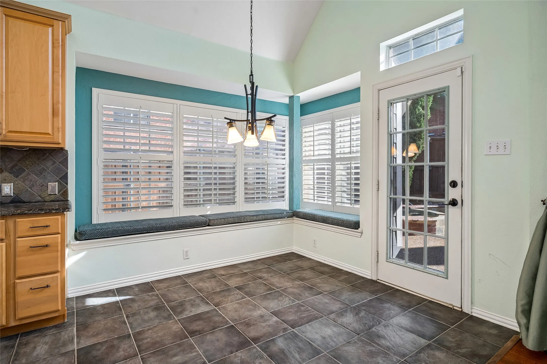 Single Family Residence For Sale in Dallas County , 125 Bricknell Lane, Coppell, Texas 75019, 4 Bedroom, 3 Bathroom, 2 Garage spaces, 2,656 Sqft, built in 1998, mls#21384458, Real Estate Agent in Coppell, Homes For Sale in Dallas county, Homes For Sale in Coppell, Realtor in Coppell Texas, Real Estate Brokerage Independent Realty Texas, Luminita Cordes Realtor