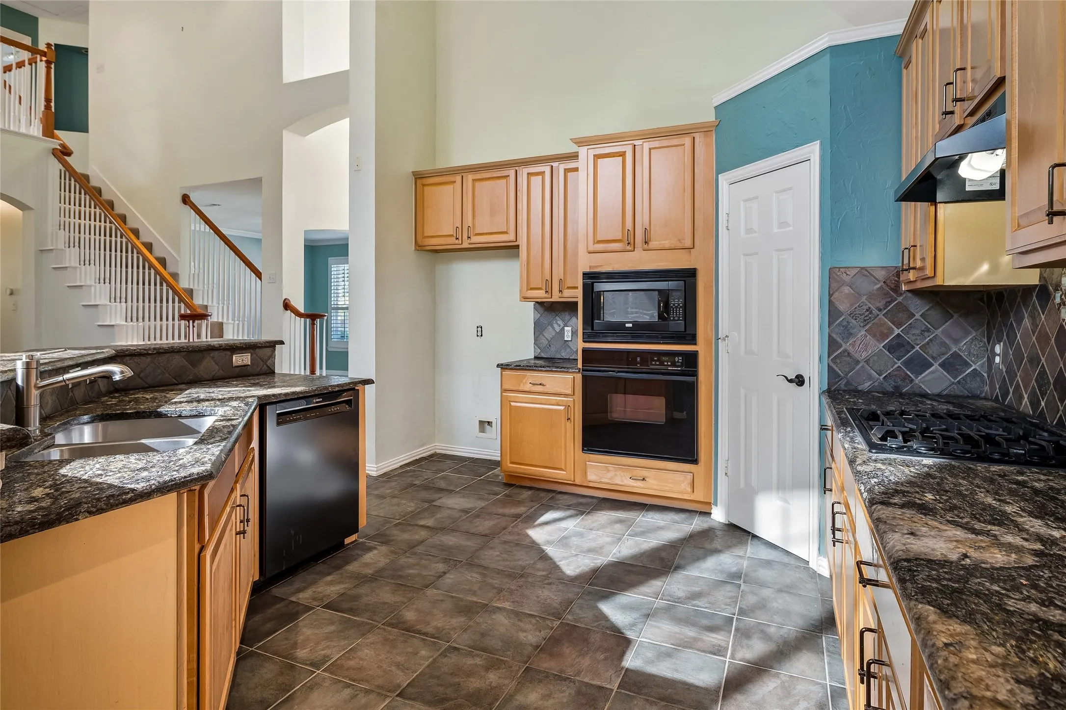 Single Family Residence For Sale in Dallas County , 125 Bricknell Lane, Coppell, Texas 75019, 4 Bedroom, 3 Bathroom, 2 Garage spaces, 2,656 Sqft, built in 1998, mls#21384458, Real Estate Agent in Coppell, Homes For Sale in Dallas county, Homes For Sale in Coppell, Realtor in Coppell Texas, Real Estate Brokerage Independent Realty Texas, Luminita Cordes Realtor