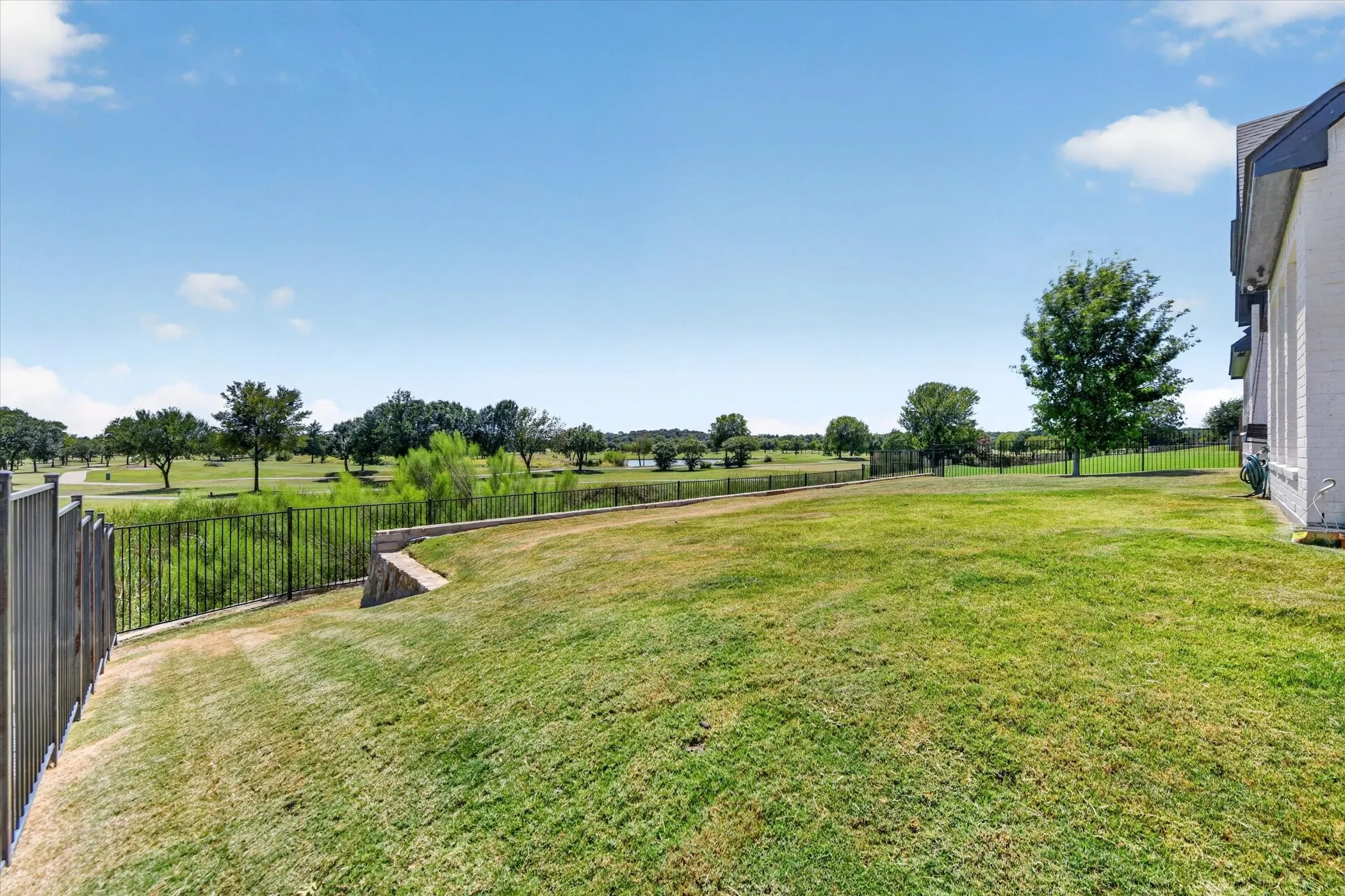 Single Family Residence For Rent in Parker County , 1213 Crown Valley Drive, Weatherford, Texas 76087, 3 Bedroom, 3 Bathroom, 3 Garage spaces, 3,488 Sqft, built in 2020, mls#21387152, Real Estate Agent in Weatherford, Homes For Rent in Parker county, Homes For Rent in Weatherford, Realtor in Weatherford Texas, Real Estate Brokerage Independent Realty Texas, Luminita Cordes Realtor