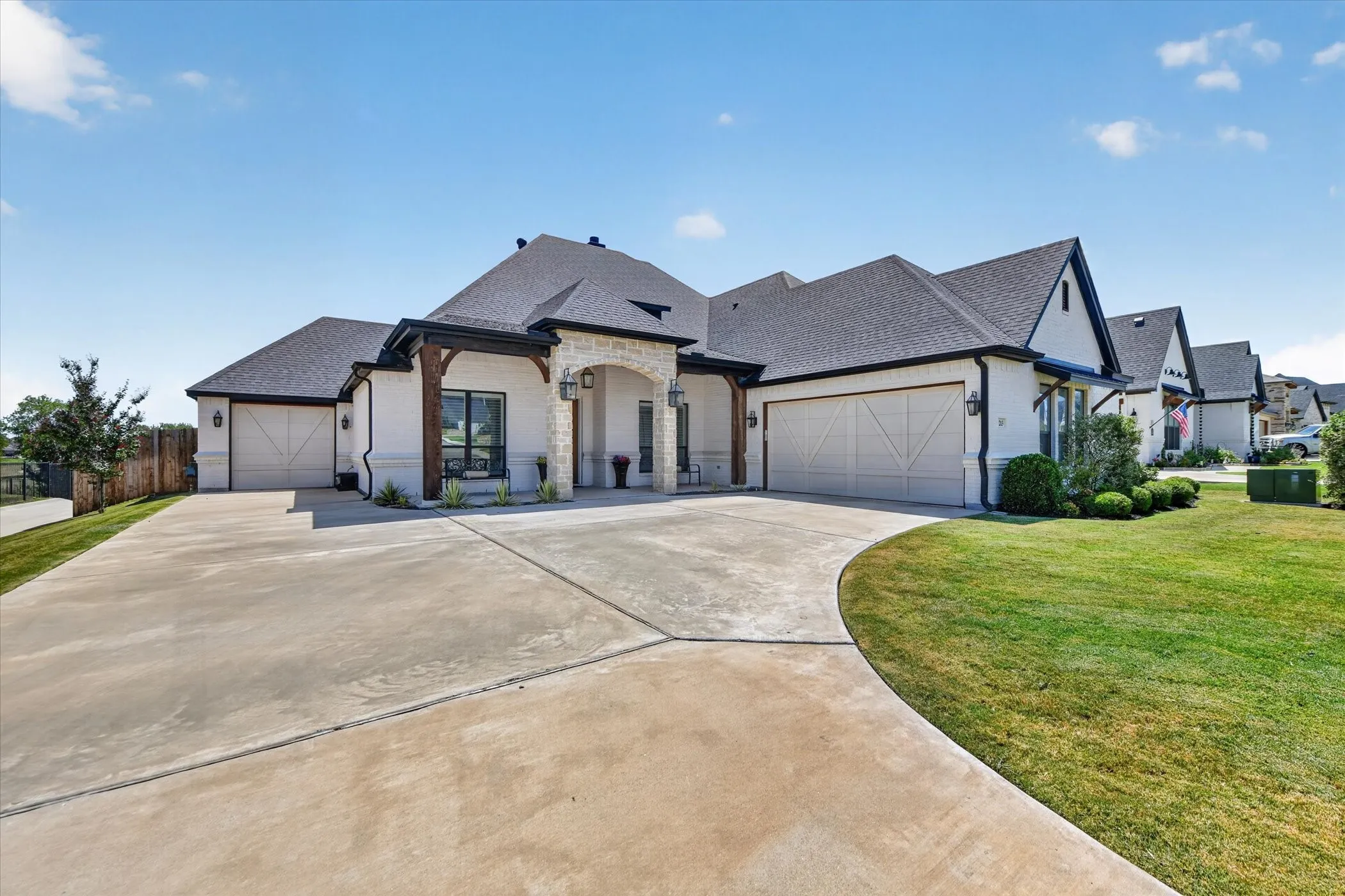 Single Family Residence For Rent in Parker County , 1213 Crown Valley Drive, Weatherford, Texas 76087, 3 Bedroom, 3 Bathroom, 3 Garage spaces, 3,488 Sqft, built in 2020, mls#21387152, Real Estate Agent in Weatherford, Homes For Rent in Parker county, Homes For Rent in Weatherford, Realtor in Weatherford Texas, Real Estate Brokerage Independent Realty Texas, Luminita Cordes Realtor