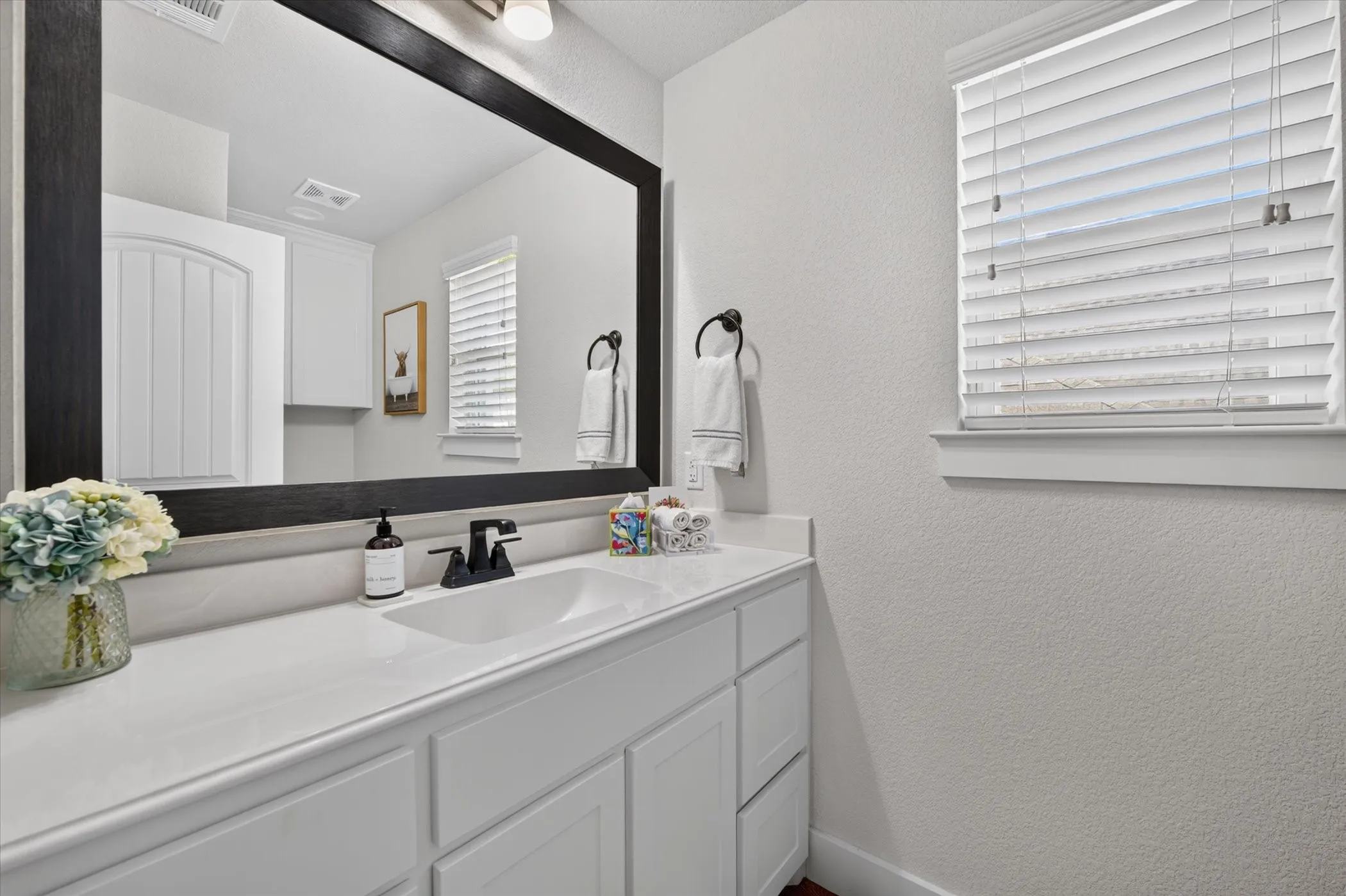 Single Family Residence For Rent in Parker County , 1213 Crown Valley Drive, Weatherford, Texas 76087, 3 Bedroom, 3 Bathroom, 3 Garage spaces, 3,488 Sqft, built in 2020, mls#21387152, Real Estate Agent in Weatherford, Homes For Rent in Parker county, Homes For Rent in Weatherford, Realtor in Weatherford Texas, Real Estate Brokerage Independent Realty Texas, Luminita Cordes Realtor