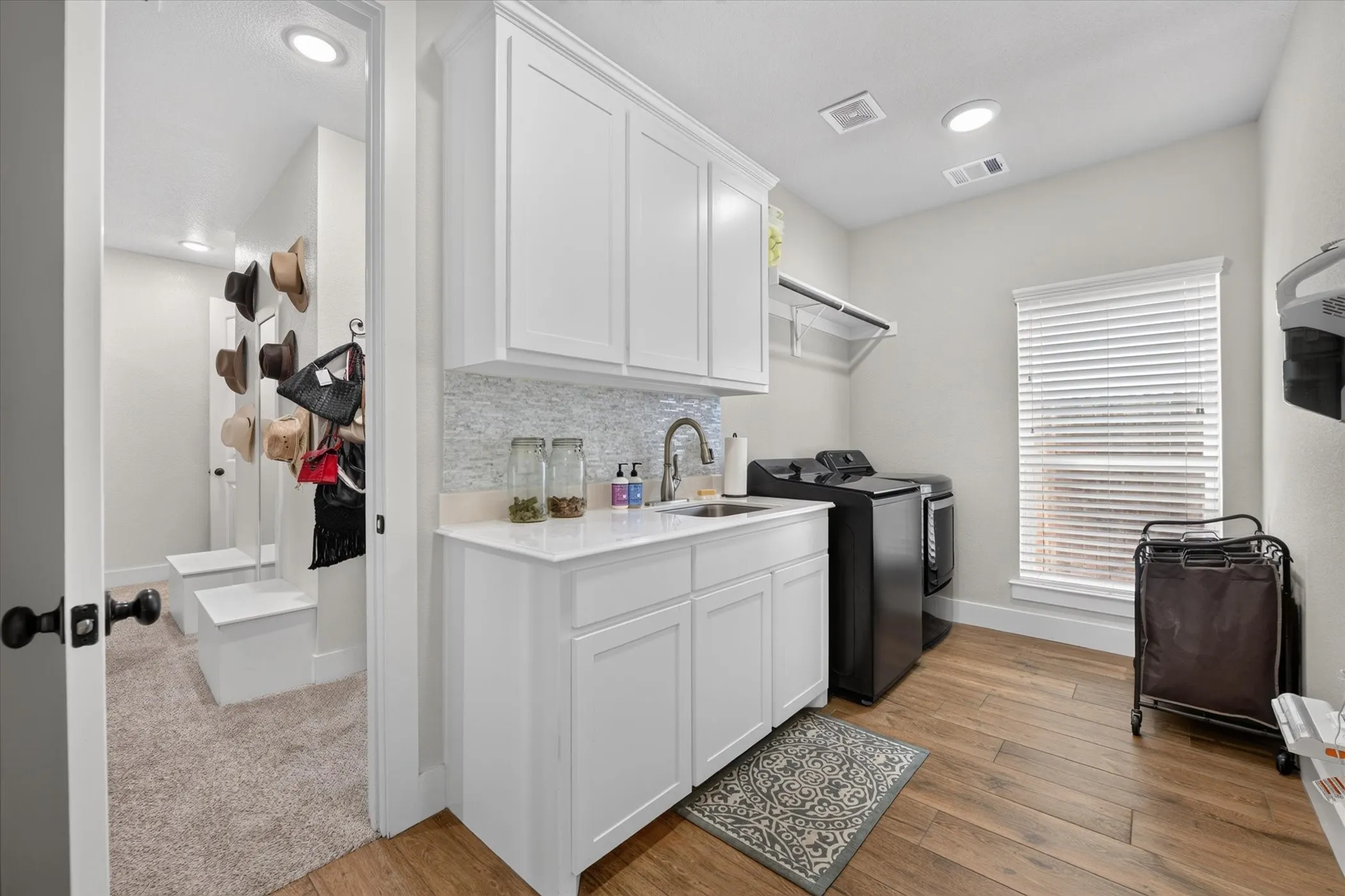Single Family Residence For Rent in Parker County , 1213 Crown Valley Drive, Weatherford, Texas 76087, 3 Bedroom, 3 Bathroom, 3 Garage spaces, 3,488 Sqft, built in 2020, mls#21387152, Real Estate Agent in Weatherford, Homes For Rent in Parker county, Homes For Rent in Weatherford, Realtor in Weatherford Texas, Real Estate Brokerage Independent Realty Texas, Luminita Cordes Realtor