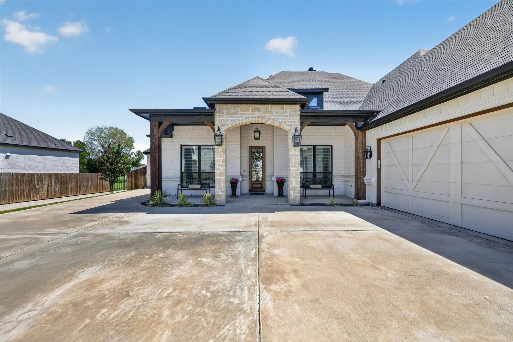 Single Family Residence For Rent in Parker County , 1213 Crown Valley Drive, Weatherford, Texas 76087, 3 Bedroom, 3 Bathroom, 3 Garage spaces, 3,488 Sqft, built in 2020, mls#21387152, Real Estate Agent in Weatherford, Homes For Rent in Parker county, Homes For Rent in Weatherford, Realtor in Weatherford Texas, Real Estate Brokerage Independent Realty Texas, Luminita Cordes Realtor