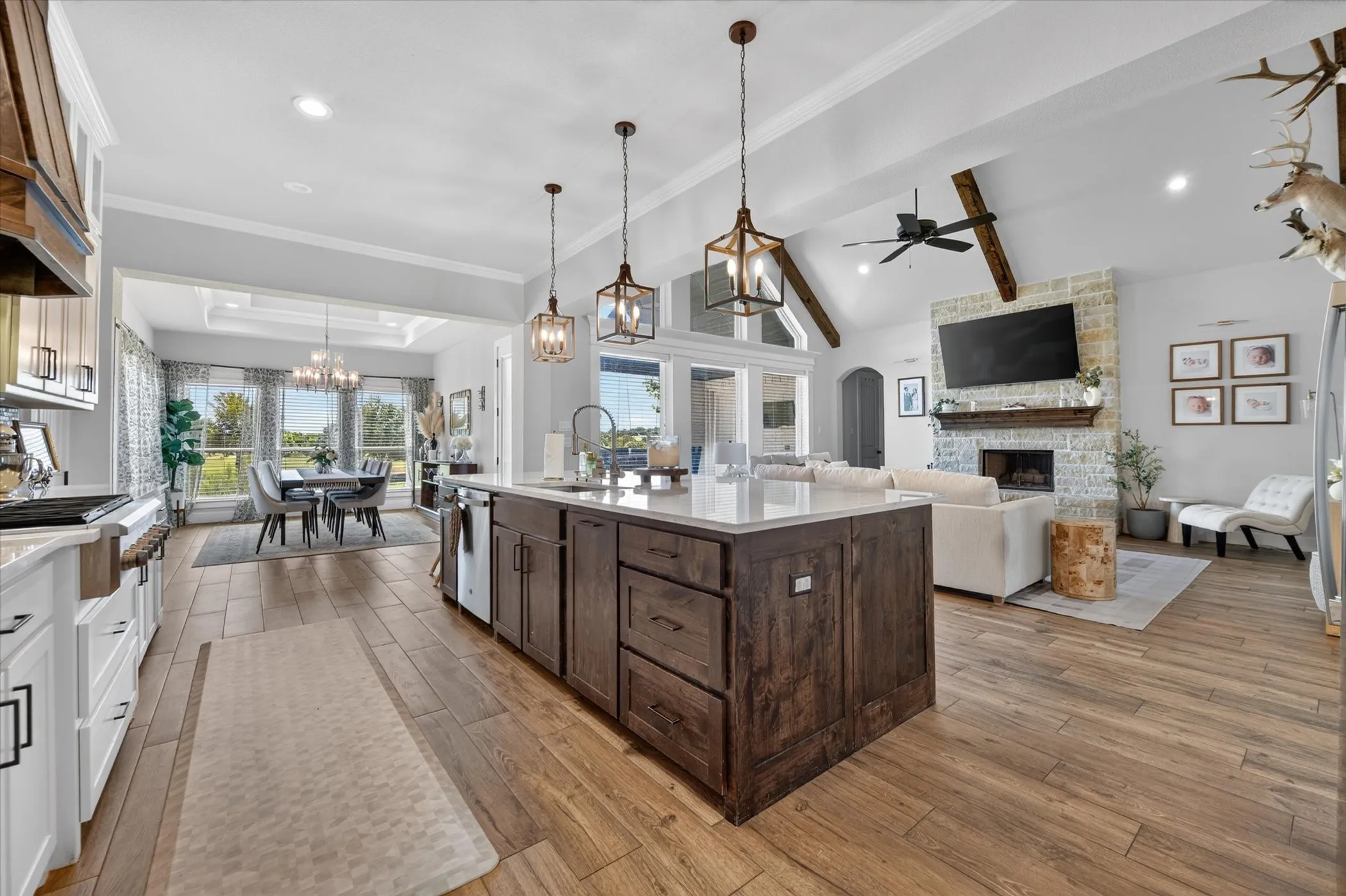 Single Family Residence For Rent in Parker County , 1213 Crown Valley Drive, Weatherford, Texas 76087, 3 Bedroom, 3 Bathroom, 3 Garage spaces, 3,488 Sqft, built in 2020, mls#21387152, Real Estate Agent in Weatherford, Homes For Rent in Parker county, Homes For Rent in Weatherford, Realtor in Weatherford Texas, Real Estate Brokerage Independent Realty Texas, Luminita Cordes Realtor