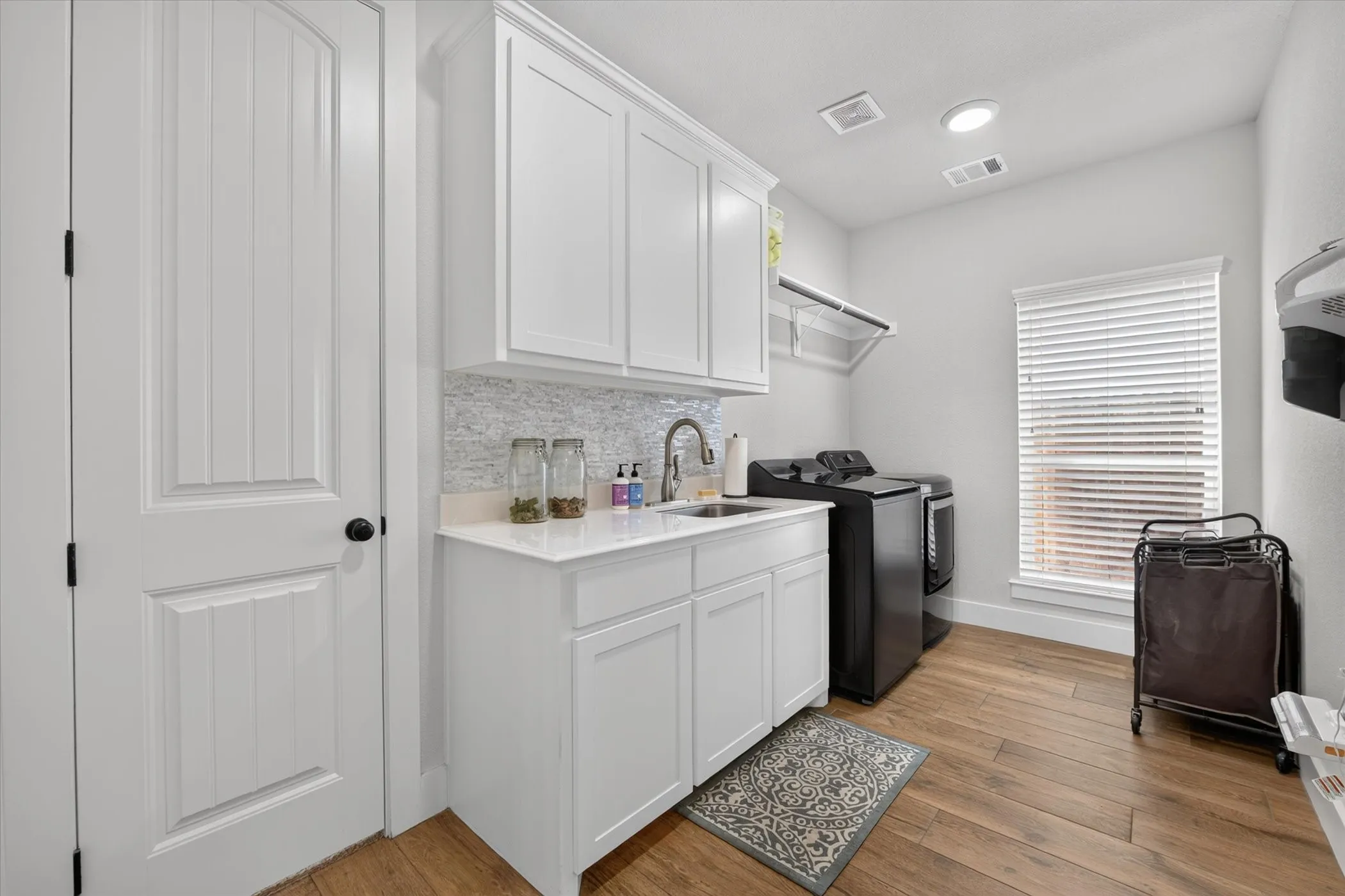 Single Family Residence For Rent in Parker County , 1213 Crown Valley Drive, Weatherford, Texas 76087, 3 Bedroom, 3 Bathroom, 3 Garage spaces, 3,488 Sqft, built in 2020, mls#21387152, Real Estate Agent in Weatherford, Homes For Rent in Parker county, Homes For Rent in Weatherford, Realtor in Weatherford Texas, Real Estate Brokerage Independent Realty Texas, Luminita Cordes Realtor