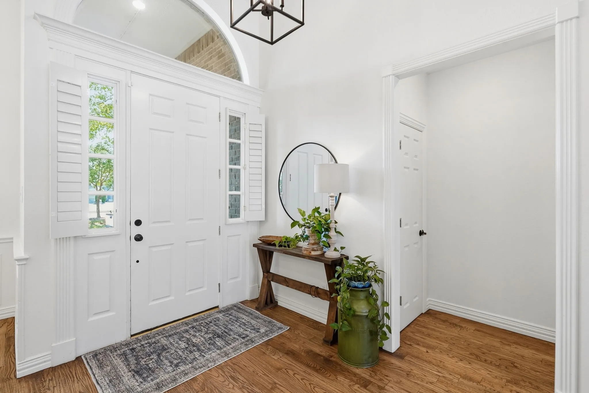Single Family Residence For Sale in Tarrant County , 402 Southridge Lakes Parkway, Southlake, Texas 76092, 4 Bedroom, 3 Bathroom, 3 Garage spaces, 3,089 Sqft, built in 1993, mls#21381941, Real Estate Agent in Southlake, Homes For Sale in Tarrant county, Homes For Sale in Southlake, Realtor in Southlake Texas, Real Estate Brokerage Independent Realty Texas, Luminita Cordes Realtor