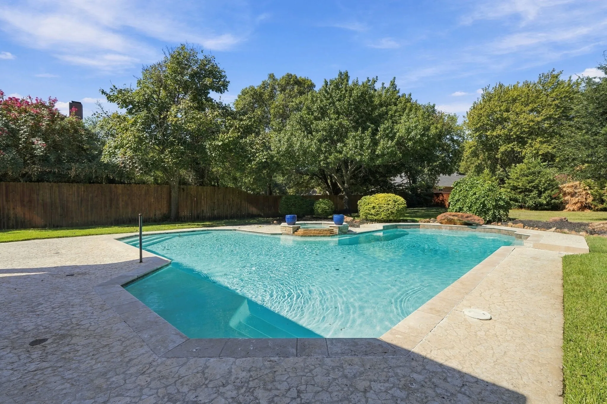 Single Family Residence For Sale in Tarrant County , 402 Southridge Lakes Parkway, Southlake, Texas 76092, 4 Bedroom, 3 Bathroom, 3 Garage spaces, 3,089 Sqft, built in 1993, mls#21381941, Real Estate Agent in Southlake, Homes For Sale in Tarrant county, Homes For Sale in Southlake, Realtor in Southlake Texas, Real Estate Brokerage Independent Realty Texas, Luminita Cordes Realtor