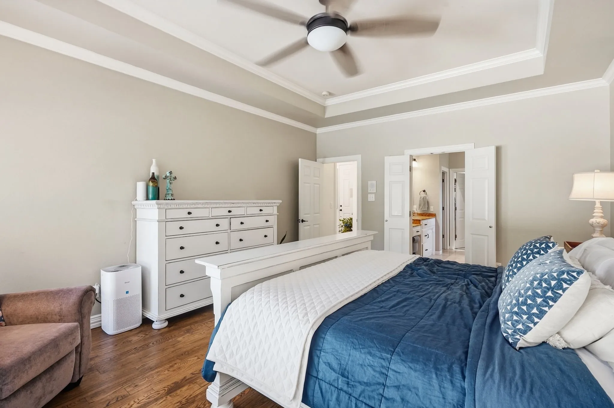 Single Family Residence For Sale in Tarrant County , 402 Southridge Lakes Parkway, Southlake, Texas 76092, 4 Bedroom, 3 Bathroom, 3 Garage spaces, 3,089 Sqft, built in 1993, mls#21381941, Real Estate Agent in Southlake, Homes For Sale in Tarrant county, Homes For Sale in Southlake, Realtor in Southlake Texas, Real Estate Brokerage Independent Realty Texas, Luminita Cordes Realtor