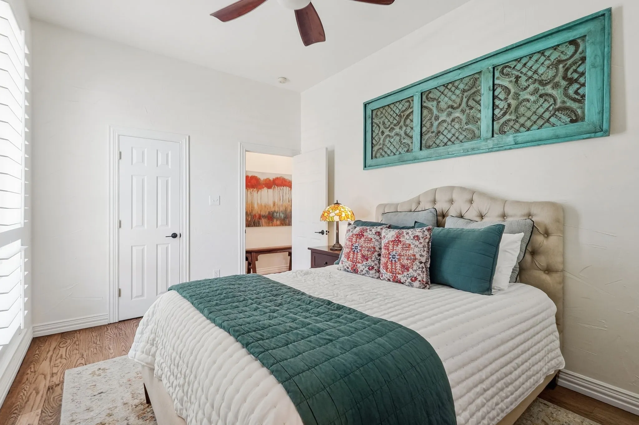 Single Family Residence For Sale in Tarrant County , 402 Southridge Lakes Parkway, Southlake, Texas 76092, 4 Bedroom, 3 Bathroom, 3 Garage spaces, 3,089 Sqft, built in 1993, mls#21381941, Real Estate Agent in Southlake, Homes For Sale in Tarrant county, Homes For Sale in Southlake, Realtor in Southlake Texas, Real Estate Brokerage Independent Realty Texas, Luminita Cordes Realtor