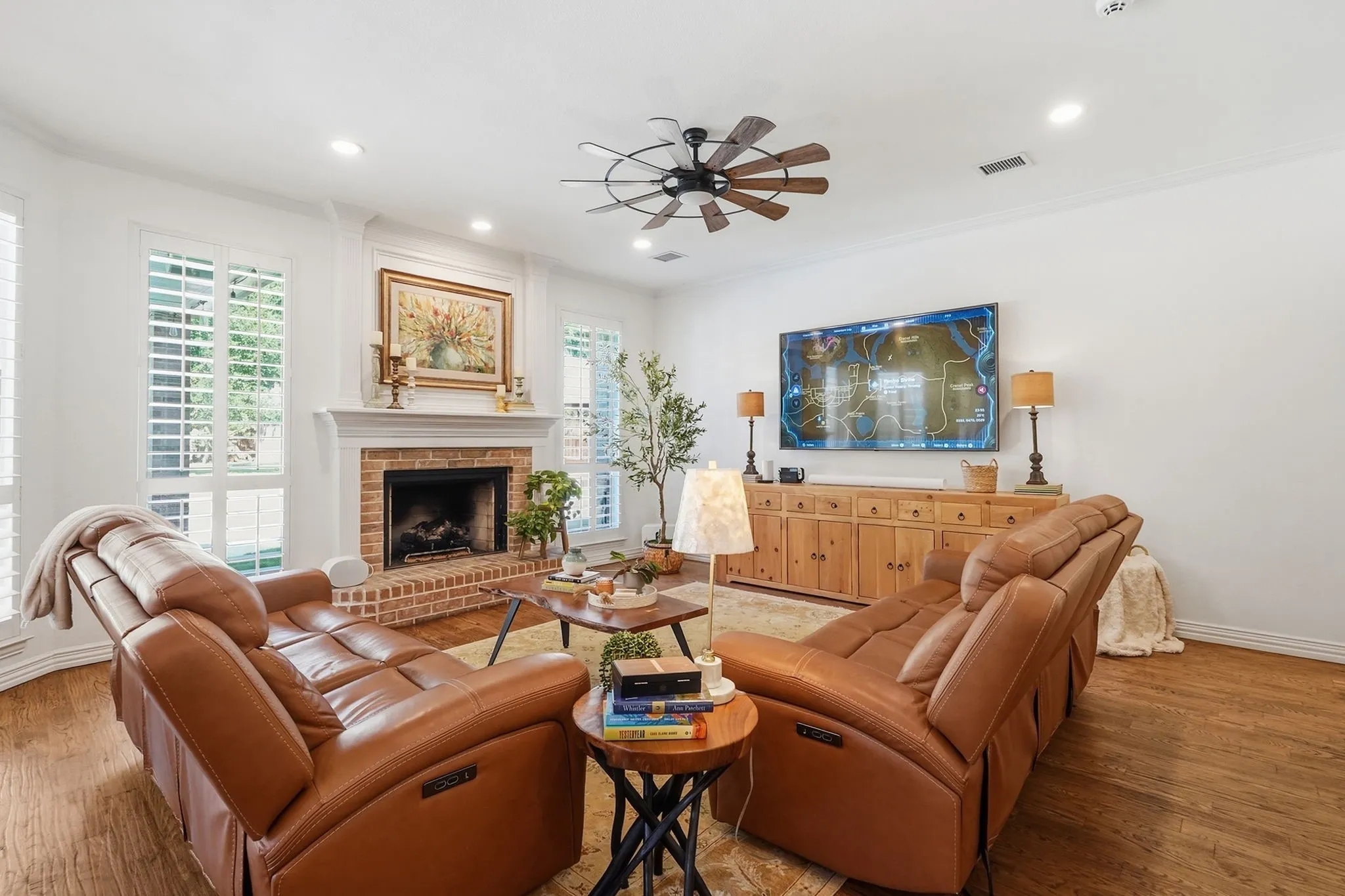 Single Family Residence For Sale in Tarrant County , 402 Southridge Lakes Parkway, Southlake, Texas 76092, 4 Bedroom, 3 Bathroom, 3 Garage spaces, 3,089 Sqft, built in 1993, mls#21381941, Real Estate Agent in Southlake, Homes For Sale in Tarrant county, Homes For Sale in Southlake, Realtor in Southlake Texas, Real Estate Brokerage Independent Realty Texas, Luminita Cordes Realtor