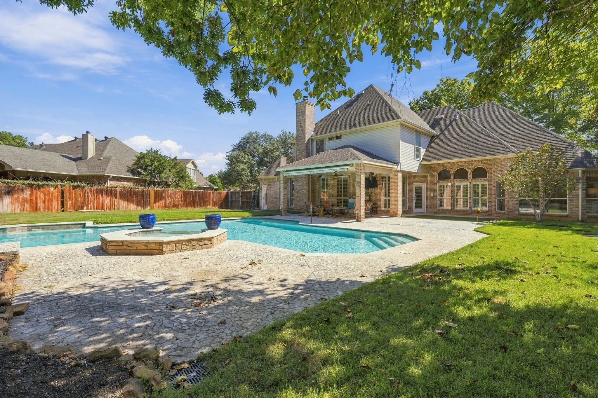 Single Family Residence For Sale in Tarrant County , 402 Southridge Lakes Parkway, Southlake, Texas 76092, 4 Bedroom, 3 Bathroom, 3 Garage spaces, 3,089 Sqft, built in 1993, mls#21381941, Real Estate Agent in Southlake, Homes For Sale in Tarrant county, Homes For Sale in Southlake, Realtor in Southlake Texas, Real Estate Brokerage Independent Realty Texas, Luminita Cordes Realtor