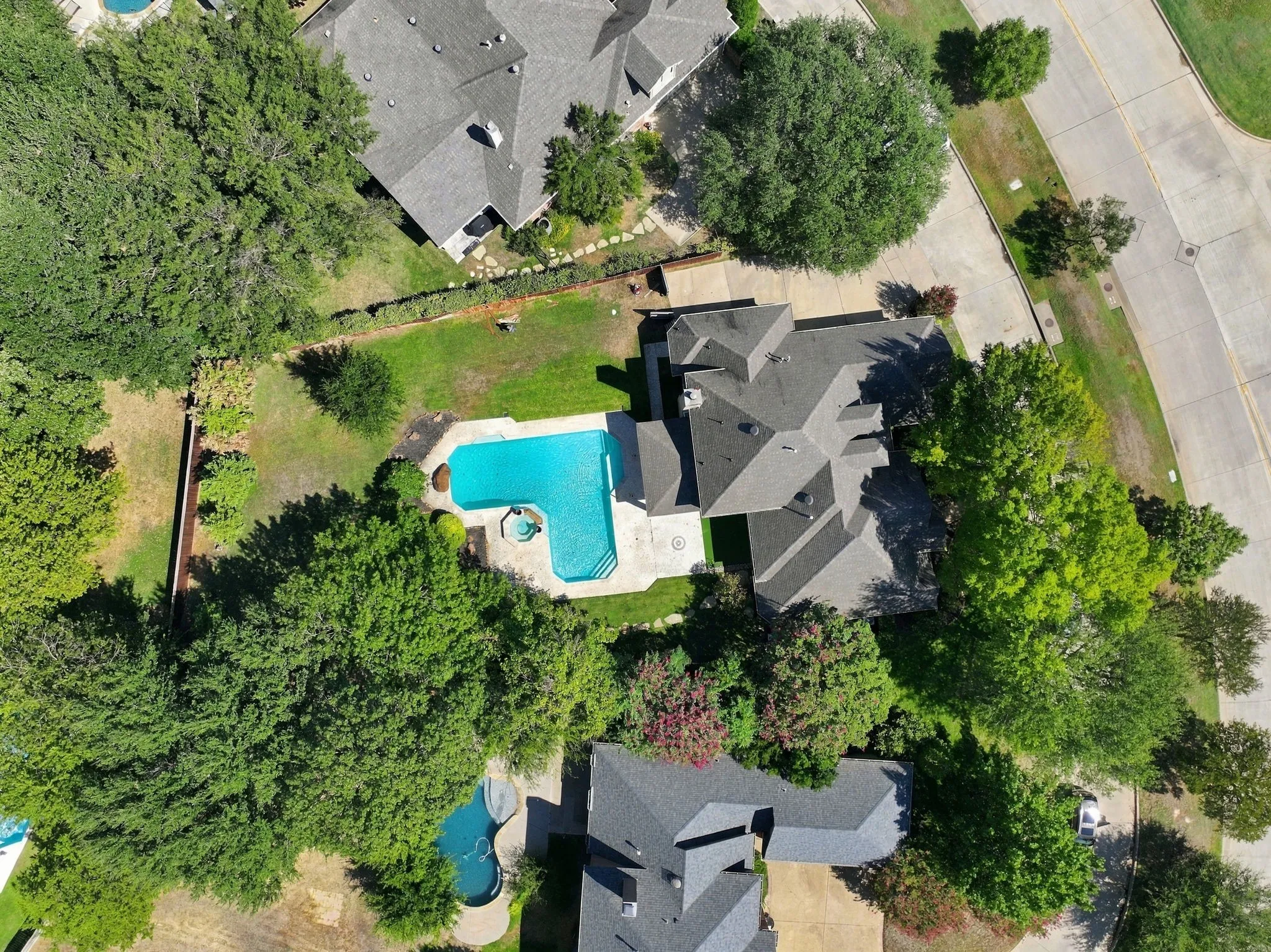 Single Family Residence For Sale in Tarrant County , 402 Southridge Lakes Parkway, Southlake, Texas 76092, 4 Bedroom, 3 Bathroom, 3 Garage spaces, 3,089 Sqft, built in 1993, mls#21381941, Real Estate Agent in Southlake, Homes For Sale in Tarrant county, Homes For Sale in Southlake, Realtor in Southlake Texas, Real Estate Brokerage Independent Realty Texas, Luminita Cordes Realtor