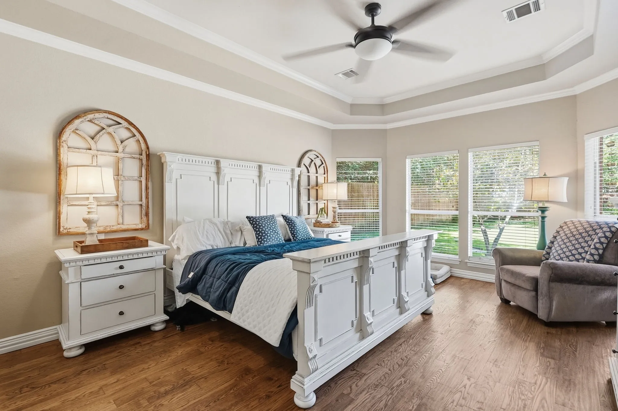 Single Family Residence For Sale in Tarrant County , 402 Southridge Lakes Parkway, Southlake, Texas 76092, 4 Bedroom, 3 Bathroom, 3 Garage spaces, 3,089 Sqft, built in 1993, mls#21381941, Real Estate Agent in Southlake, Homes For Sale in Tarrant county, Homes For Sale in Southlake, Realtor in Southlake Texas, Real Estate Brokerage Independent Realty Texas, Luminita Cordes Realtor
