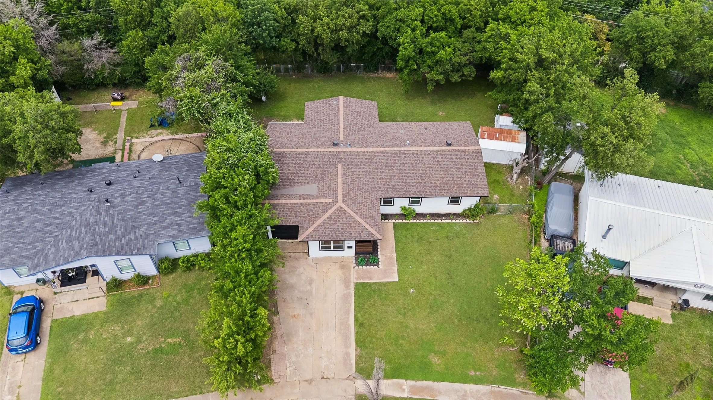 Single Family Residence For Rent in Dallas County , 1106 E Strong Parkway, Grand Prairie, Texas 75050, 4 Bedroom, 2 Bathroom, 1 Garage spaces, 1,544 Sqft, built in 1953, mls#21387154, Real Estate Agent in Grand Prairie, Homes For Rent in Dallas county, Homes For Rent in Grand Prairie, Realtor in Grand Prairie Texas, Real Estate Brokerage Independent Realty Texas, Luminita Cordes Realtor