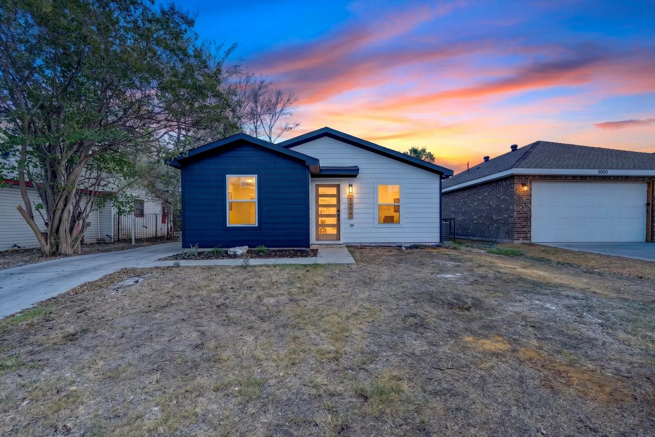Single Family Residence For Sale in Tarrant County , 3504 Strong Avenue, Fort Worth, Texas 76105, 3 Bedroom, 2 Bathroom, Garage spaces, 1,162 Sqft, built in 2020, mls#21386778, Real Estate Agent in Fort Worth, Homes For Sale in Tarrant county, Homes For Sale in Fort Worth, Realtor in Fort Worth Texas, Real Estate Brokerage Independent Realty Texas, Luminita Cordes Realtor
