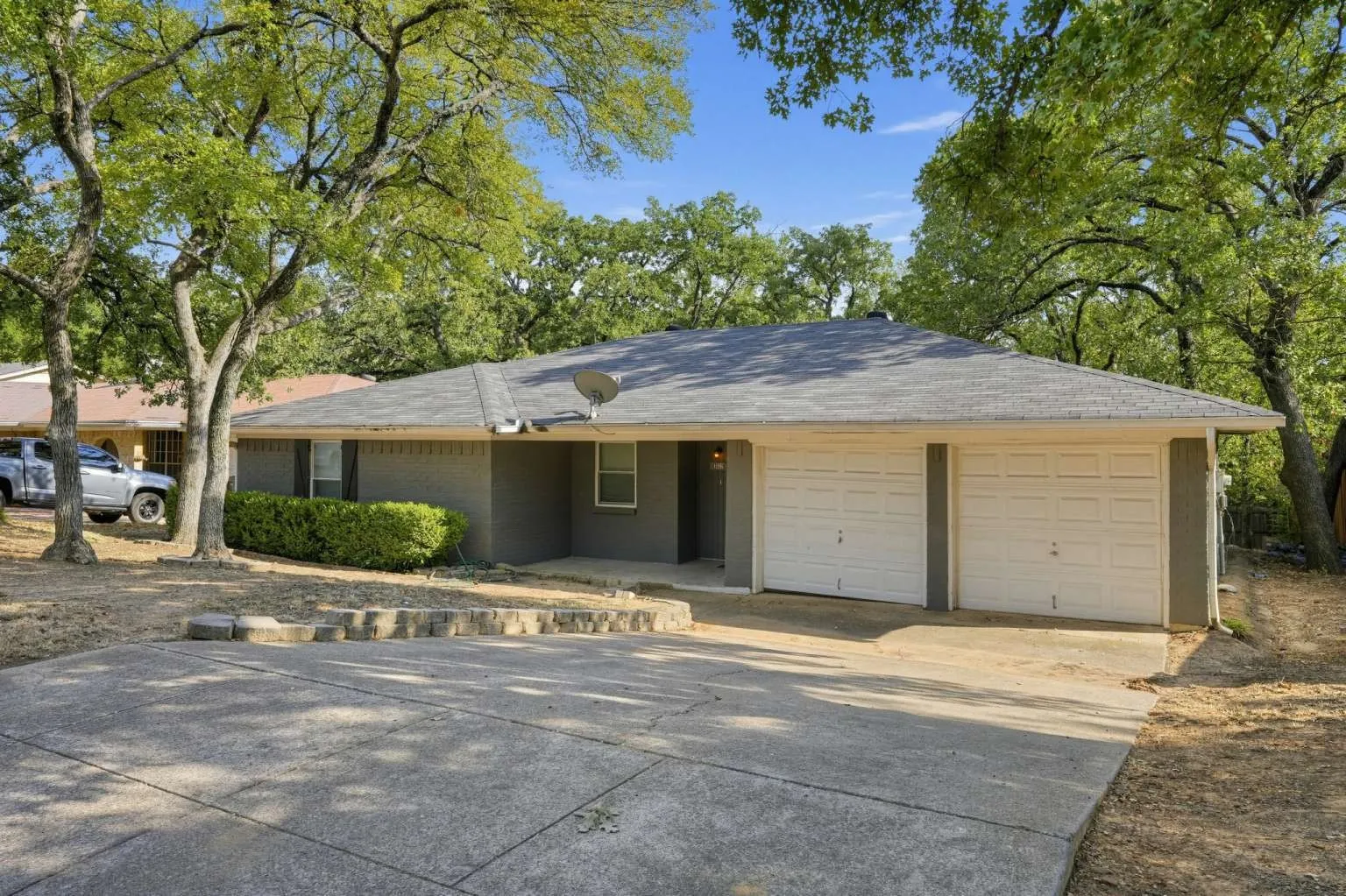 Single Family Residence For Sale in Tarrant County , 7632 Beckwood Drive, Fort Worth, Texas 76112, 3 Bedroom, 2 Bathroom, 2 Garage spaces, 1,559 Sqft, built in 1976, mls#21387165, Real Estate Agent in Fort Worth, Homes For Sale in Tarrant county, Homes For Sale in Fort Worth, Realtor in Fort Worth Texas, Real Estate Brokerage Independent Realty Texas, Luminita Cordes Realtor