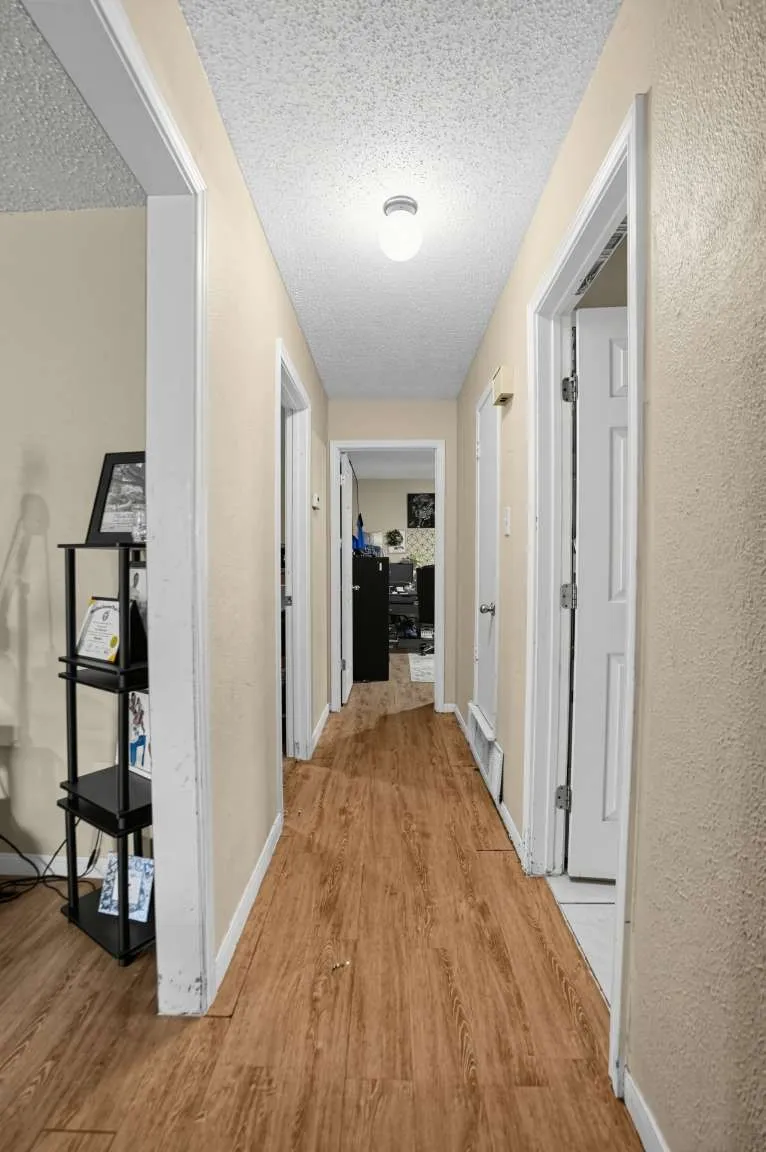 Single Family Residence For Sale in Tarrant County , 7632 Beckwood Drive, Fort Worth, Texas 76112, 3 Bedroom, 2 Bathroom, 2 Garage spaces, 1,559 Sqft, built in 1976, mls#21387165, Real Estate Agent in Fort Worth, Homes For Sale in Tarrant county, Homes For Sale in Fort Worth, Realtor in Fort Worth Texas, Real Estate Brokerage Independent Realty Texas, Luminita Cordes Realtor