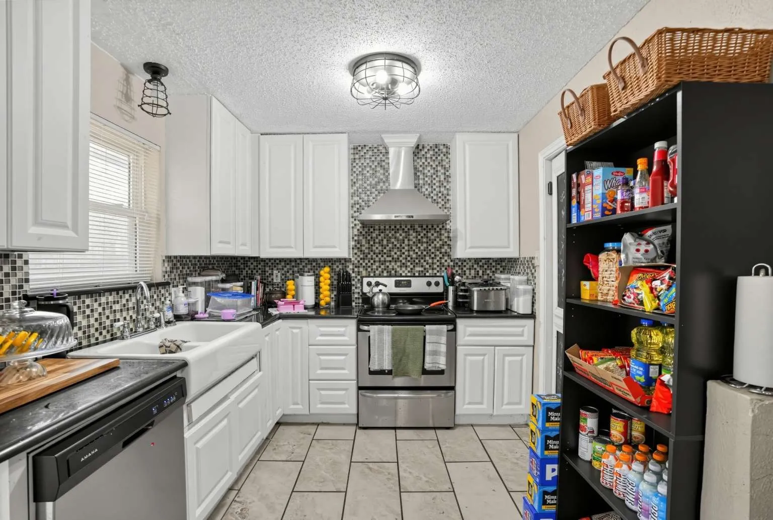 Single Family Residence For Sale in Tarrant County , 7632 Beckwood Drive, Fort Worth, Texas 76112, 3 Bedroom, 2 Bathroom, 2 Garage spaces, 1,559 Sqft, built in 1976, mls#21387165, Real Estate Agent in Fort Worth, Homes For Sale in Tarrant county, Homes For Sale in Fort Worth, Realtor in Fort Worth Texas, Real Estate Brokerage Independent Realty Texas, Luminita Cordes Realtor