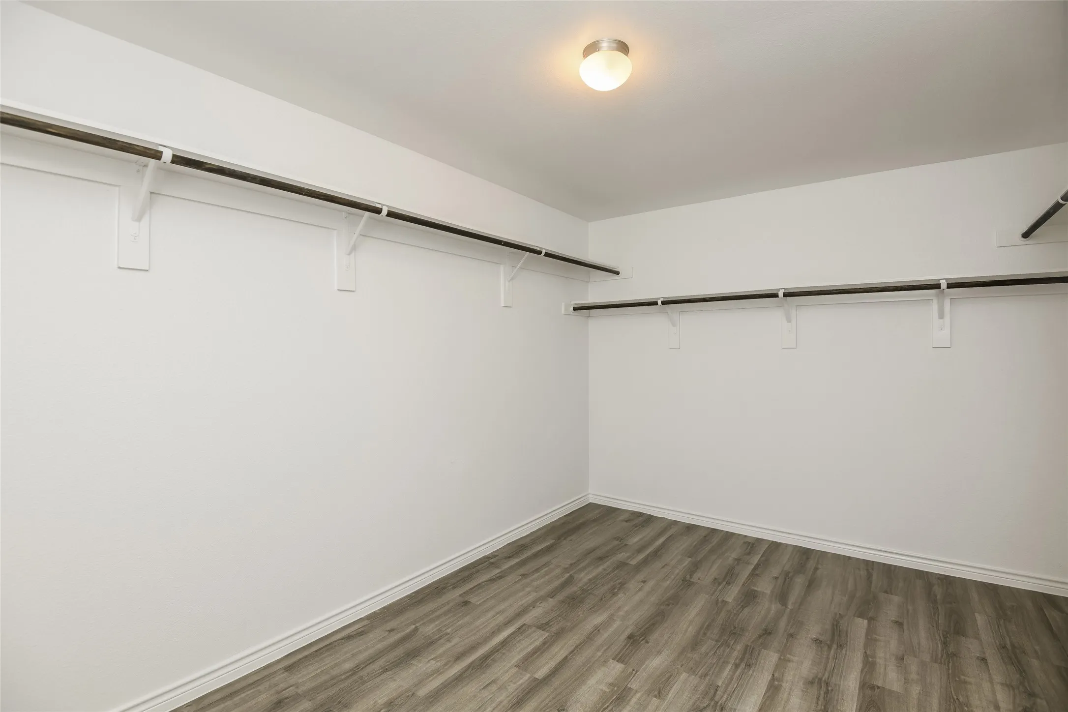 Single Family Residence For Rent in Ellis County , 2802 Redhead Place, Ennis, Texas 75119, 3 Bedroom, 3 Bathroom, 2 Garage spaces, 1,999 Sqft, built in 2021, mls#21387164, Real Estate Agent in Ennis, Homes For Rent in Ellis county, Homes For Rent in Ennis, Realtor in Ennis Texas, Real Estate Brokerage Independent Realty Texas, Luminita Cordes Realtor