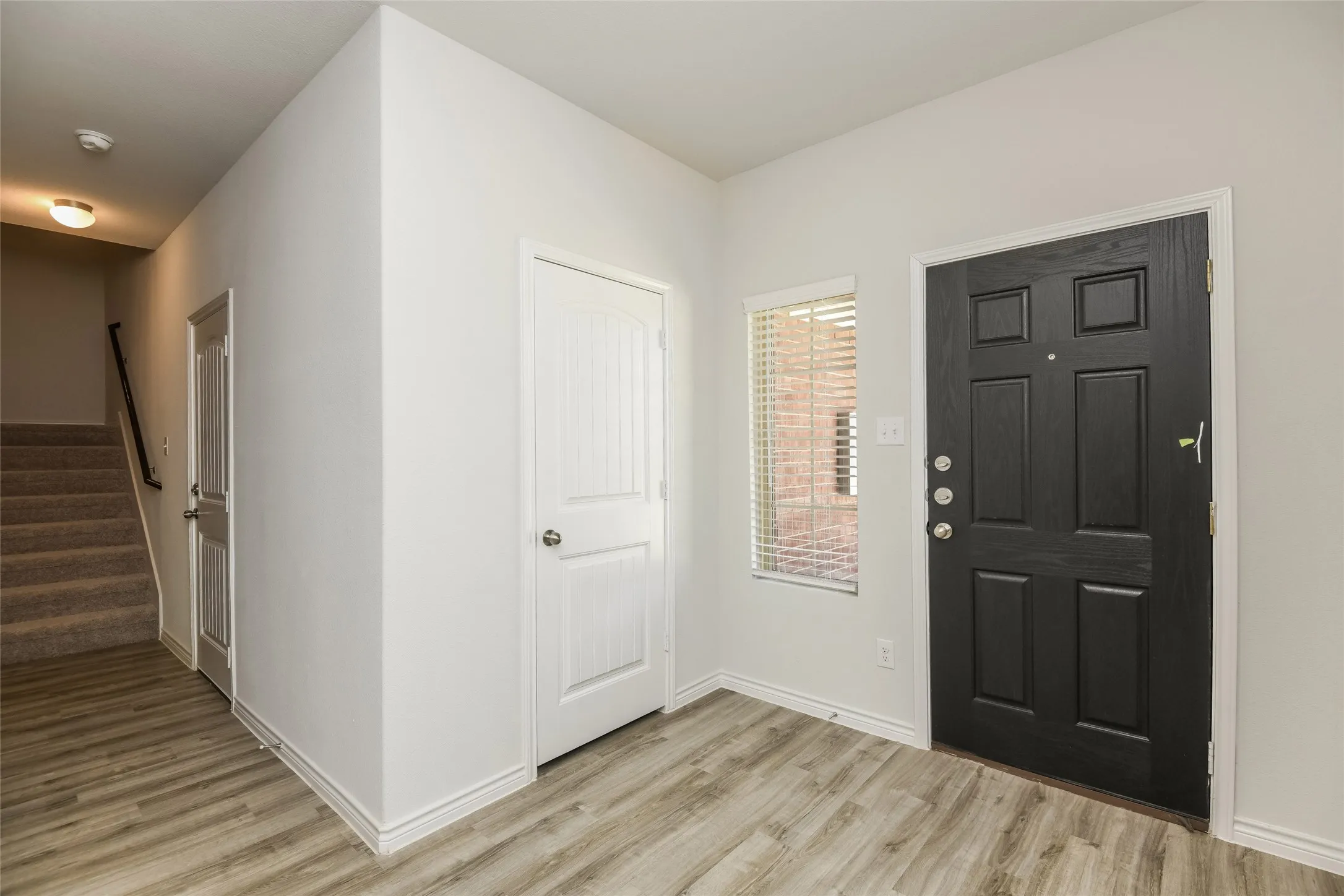 Single Family Residence For Rent in Ellis County , 2802 Redhead Place, Ennis, Texas 75119, 3 Bedroom, 3 Bathroom, 2 Garage spaces, 1,999 Sqft, built in 2021, mls#21387164, Real Estate Agent in Ennis, Homes For Rent in Ellis county, Homes For Rent in Ennis, Realtor in Ennis Texas, Real Estate Brokerage Independent Realty Texas, Luminita Cordes Realtor