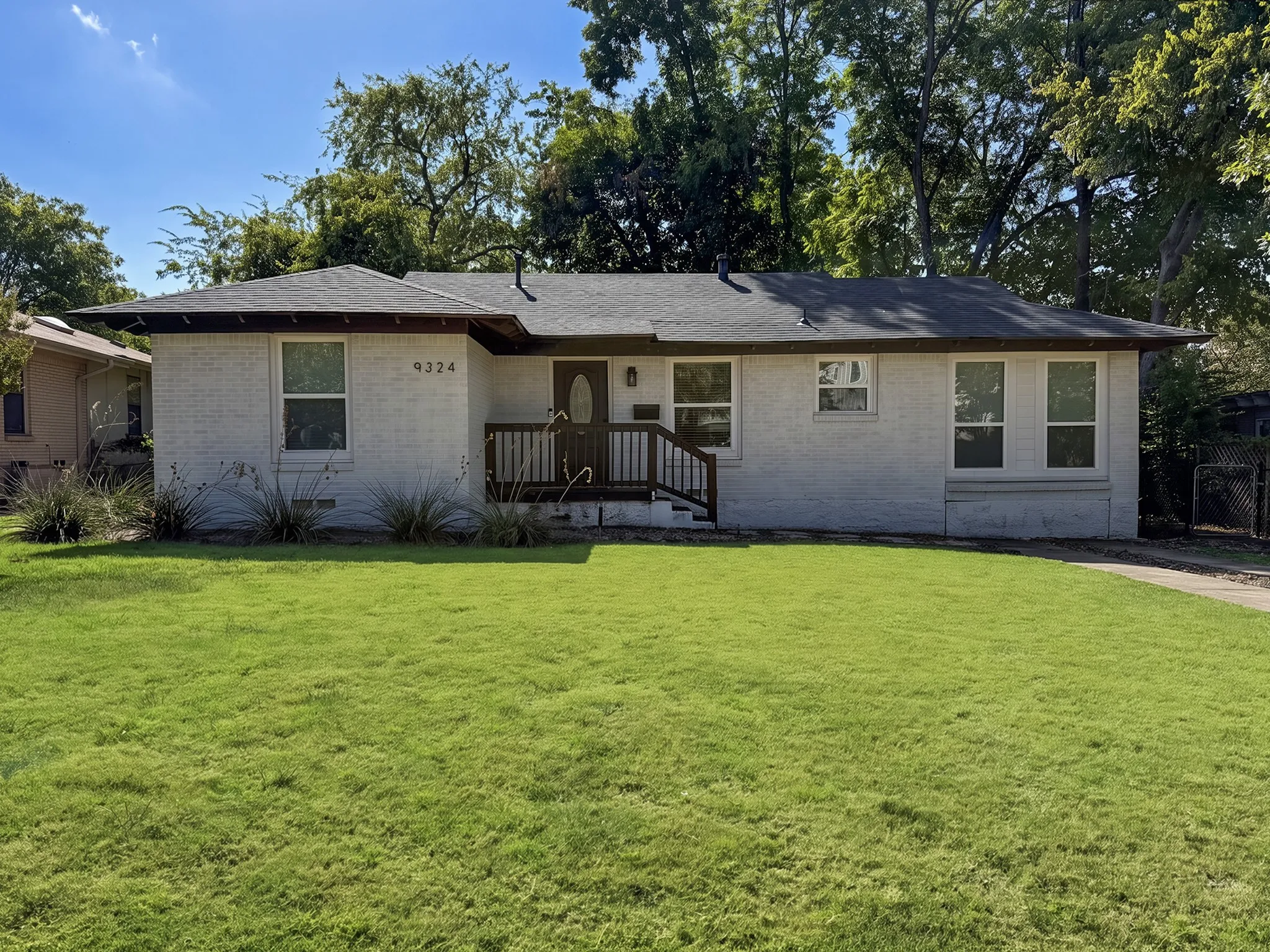Single Family Residence For Sale in Dallas County , 9324 Lenel Place, Dallas, Texas 75220, 3 Bedroom, 2 Bathroom, Garage spaces, 1,500 Sqft, built in 1950, mls#21386832, Real Estate Agent in Dallas, Homes For Sale in Dallas county, Homes For Sale in Dallas, Realtor in Dallas Texas, Real Estate Brokerage Independent Realty Texas, Luminita Cordes Realtor