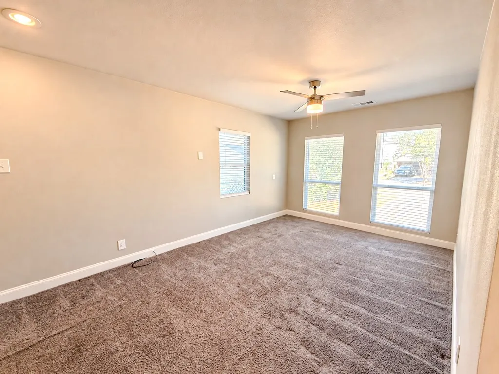 Single Family Residence For Sale in Dallas County , 9324 Lenel Place, Dallas, Texas 75220, 3 Bedroom, 2 Bathroom, Garage spaces, 1,500 Sqft, built in 1950, mls#21386832, Real Estate Agent in Dallas, Homes For Sale in Dallas county, Homes For Sale in Dallas, Realtor in Dallas Texas, Real Estate Brokerage Independent Realty Texas, Luminita Cordes Realtor